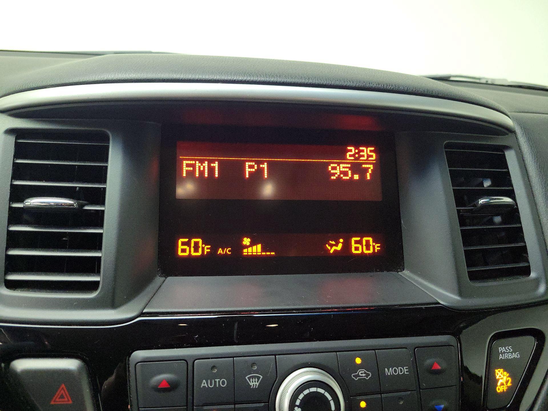 Thumbnail: 2015 Nissan Pathfinder - 14