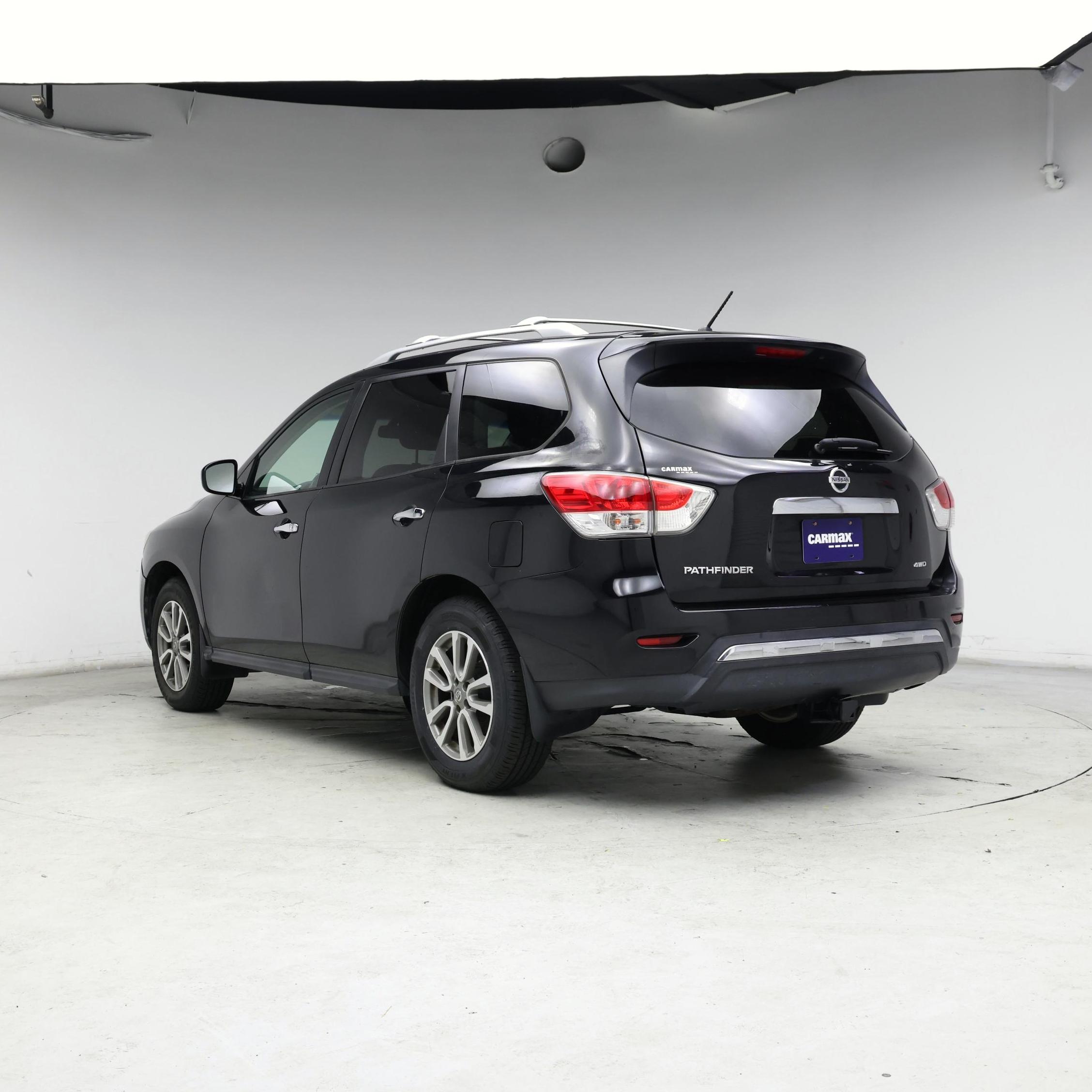 Thumbnail: 2015 Nissan Pathfinder - 2