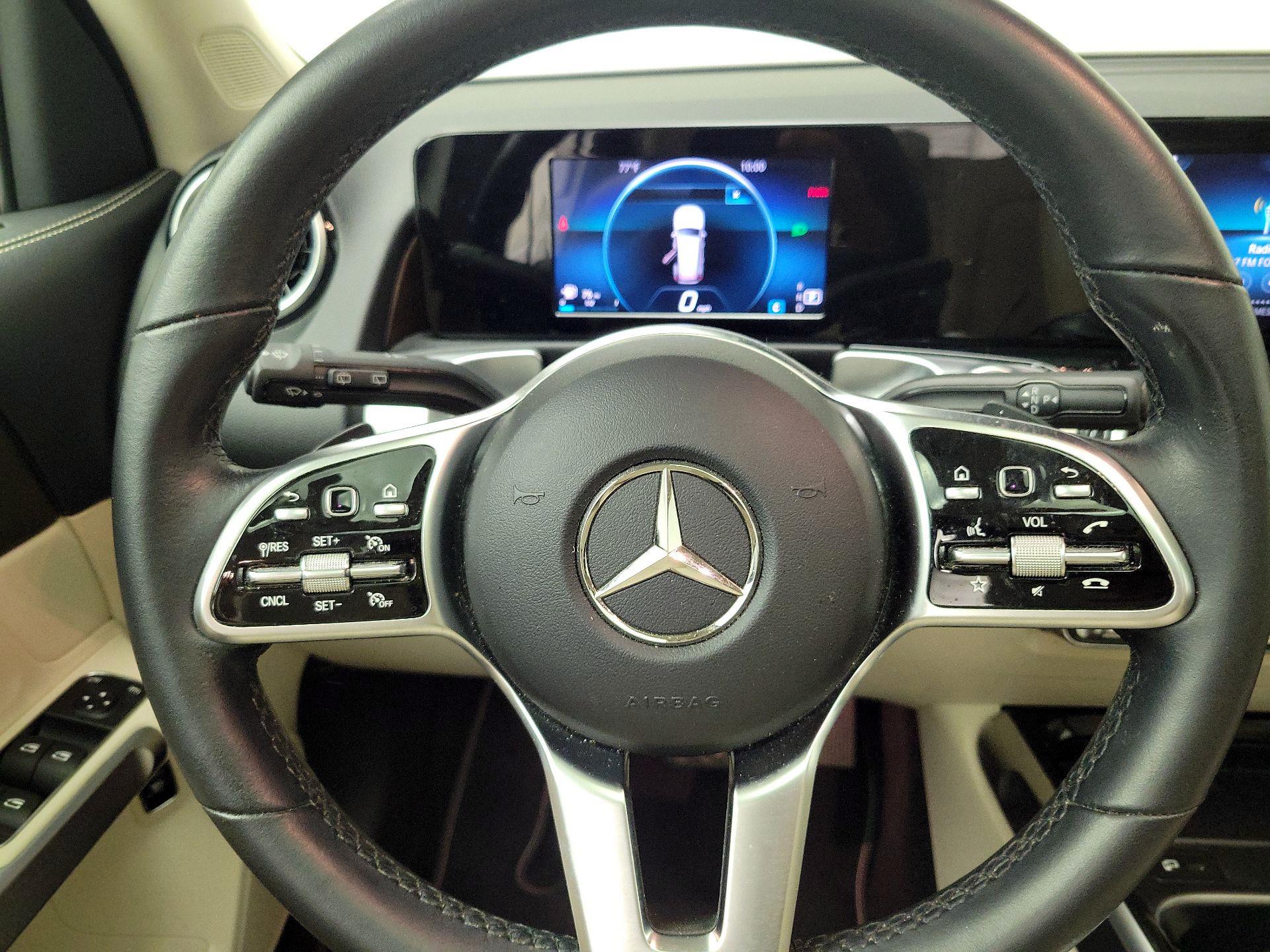 Thumbnail: 2022 Mercedes-Benz GLB - 10