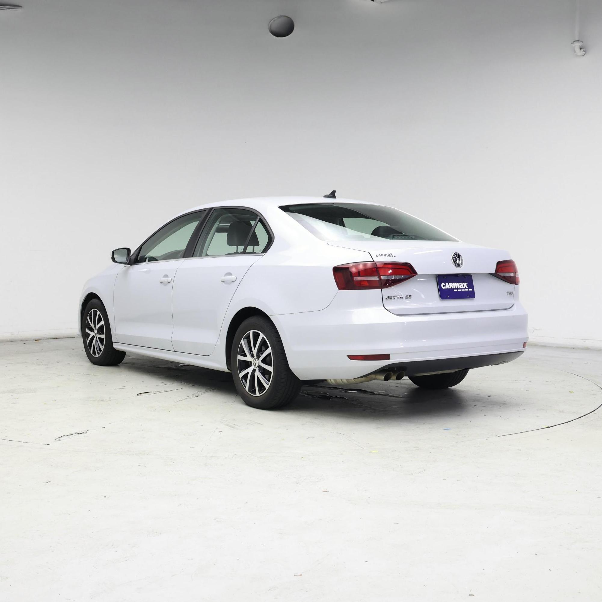Thumbnail: 2017 Volkswagen Jetta - 2