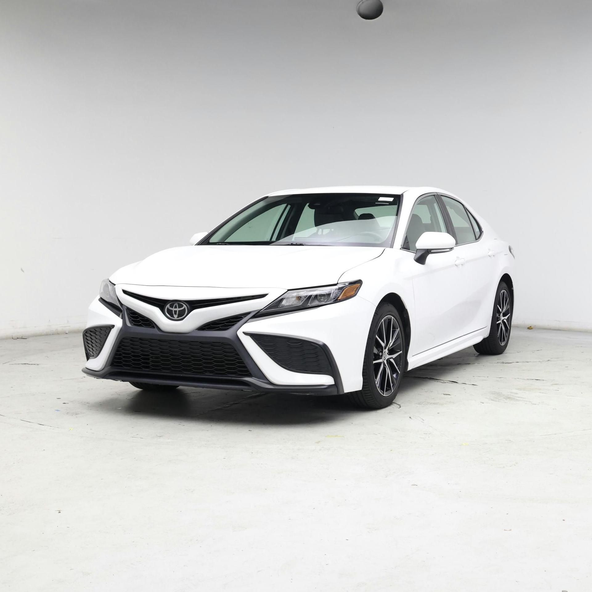 Thumbnail: 2023 Toyota Camry - 4
