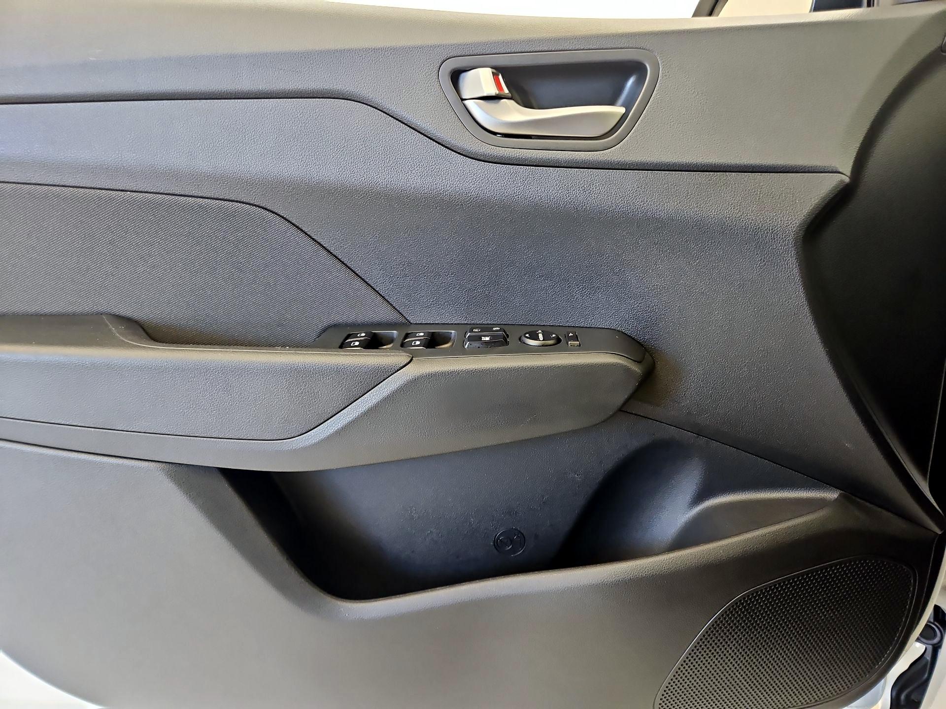 Thumbnail: 2022 Hyundai Accent - 12