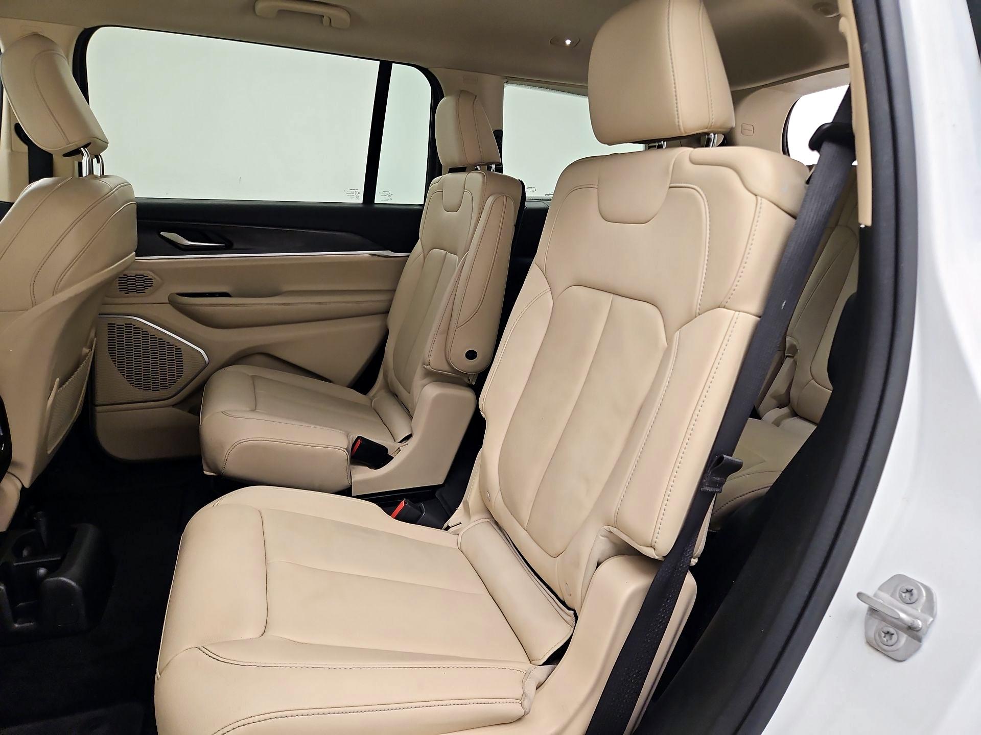 Thumbnail: 2022 Jeep Grand Cherokee L - 20