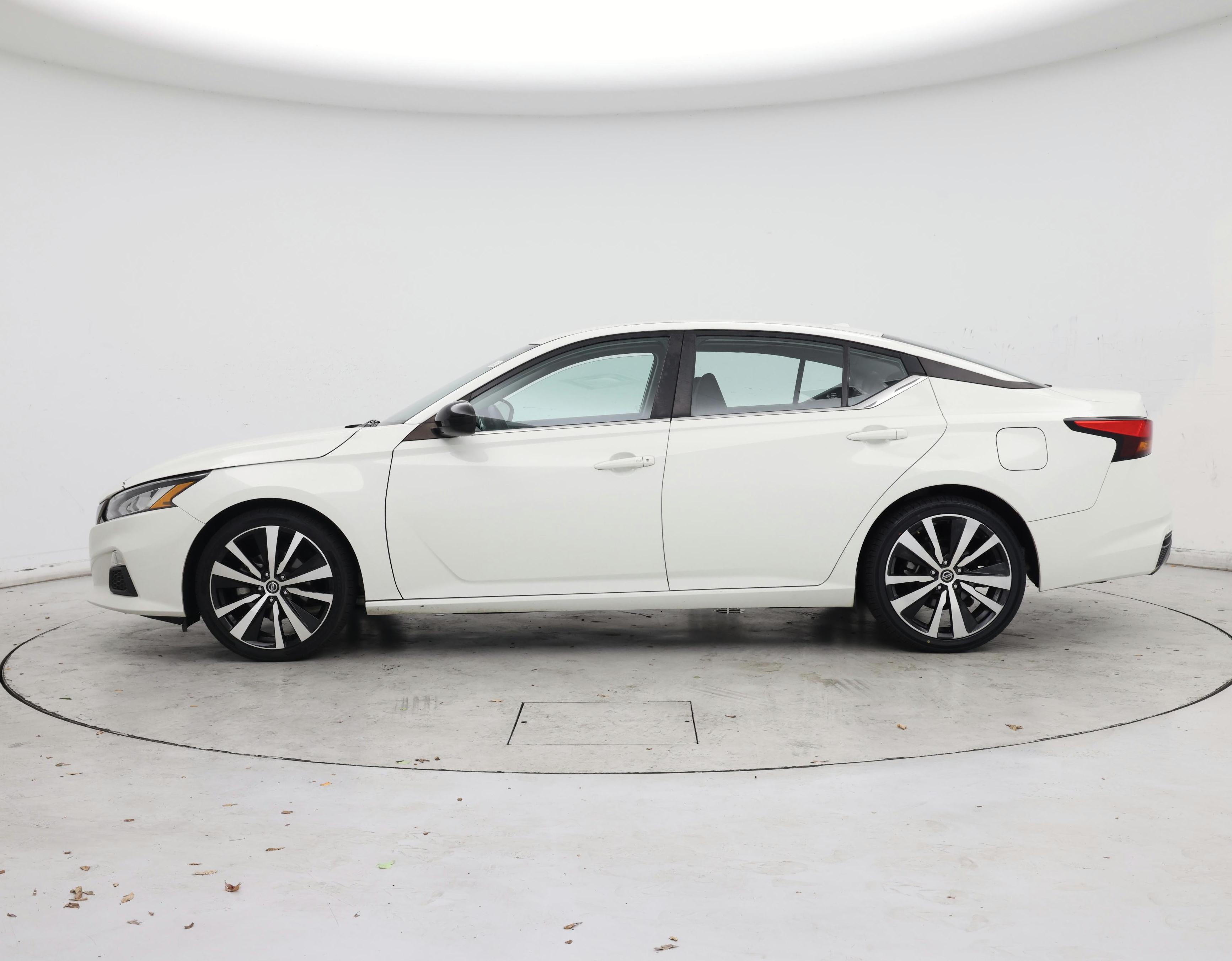 Thumbnail: 2020 Nissan Altima - 3
