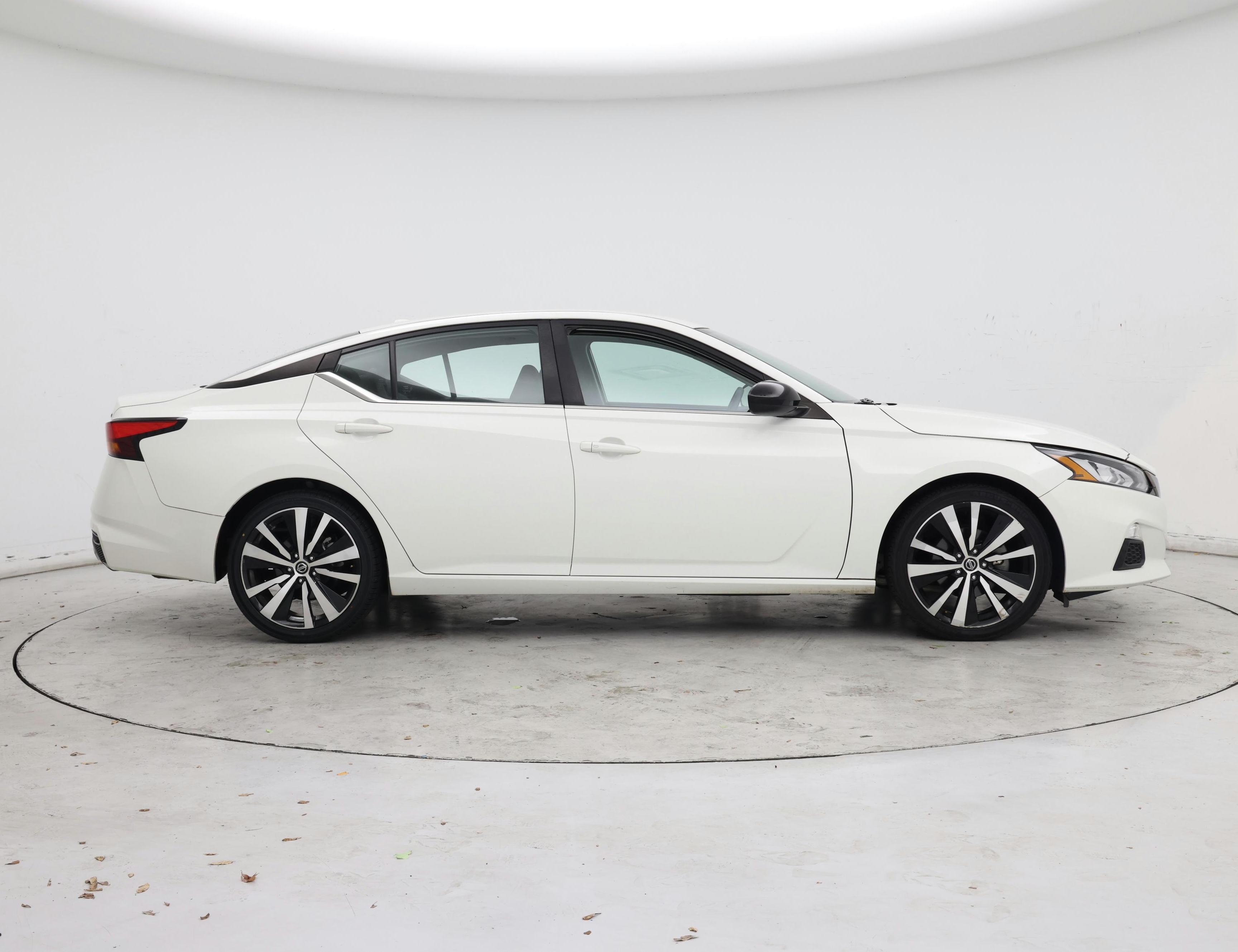Thumbnail: 2020 Nissan Altima - 7