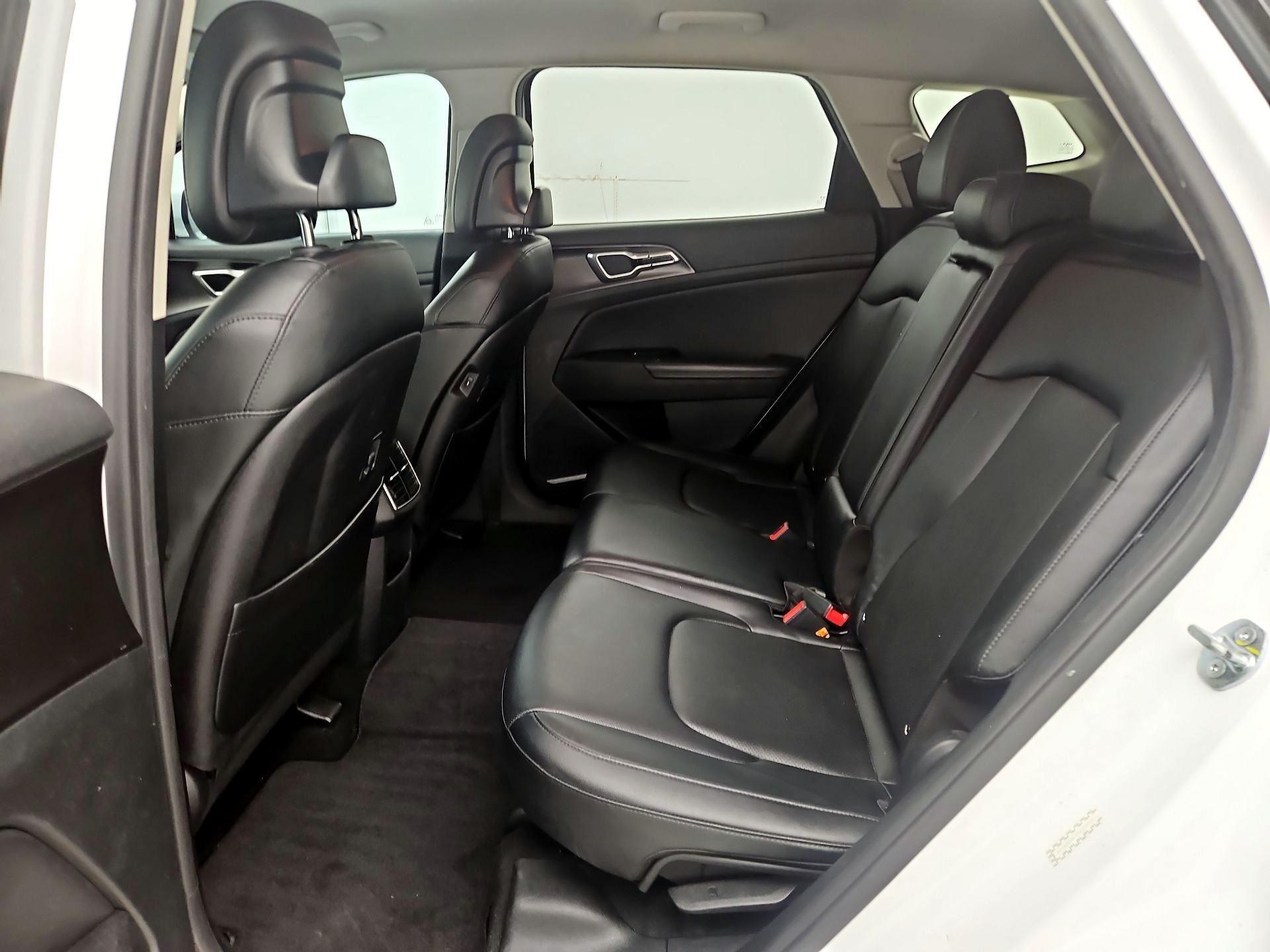 Thumbnail: 2023 Kia Sportage - 19