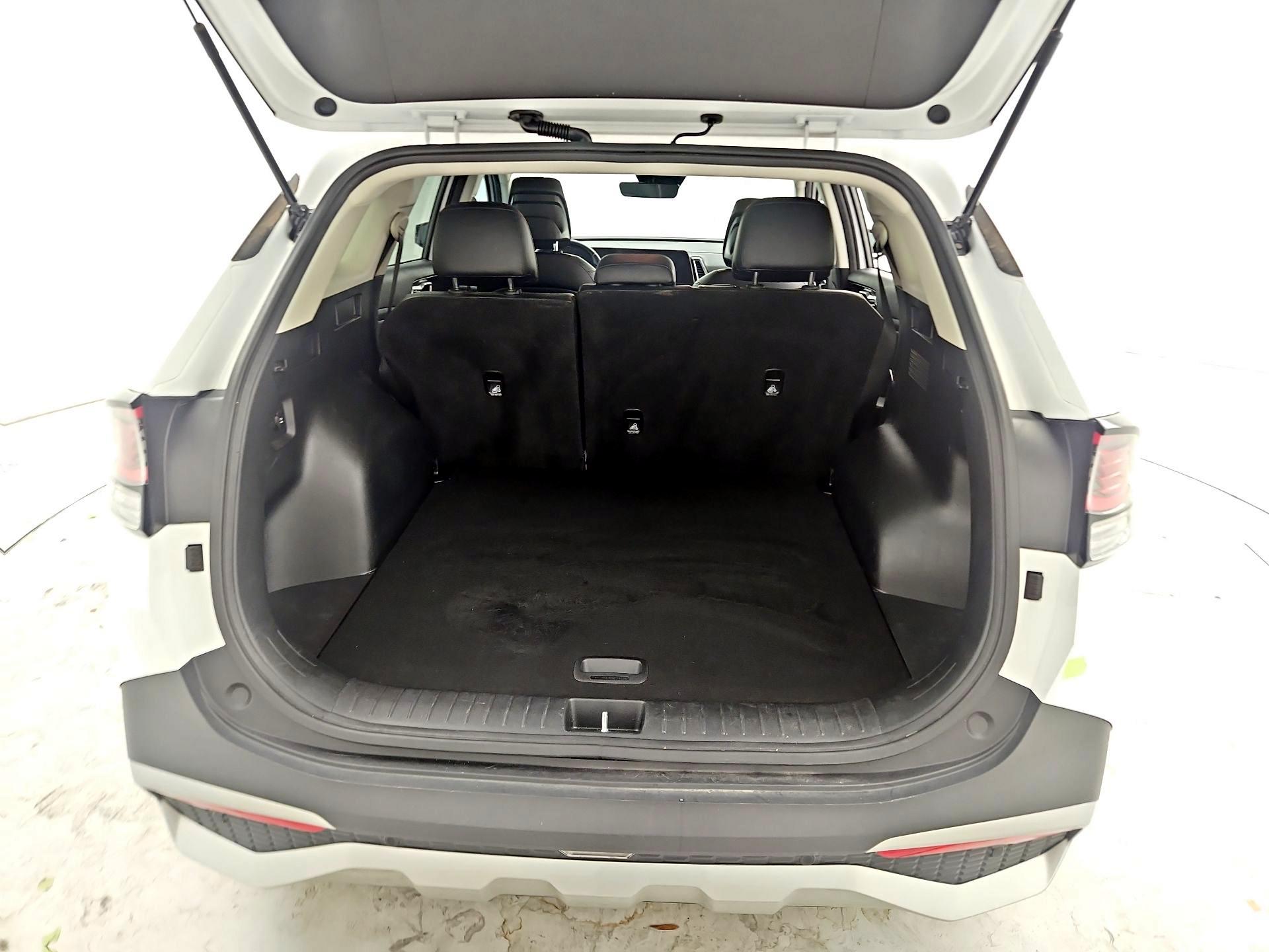 Thumbnail: 2023 Kia Sportage - 20