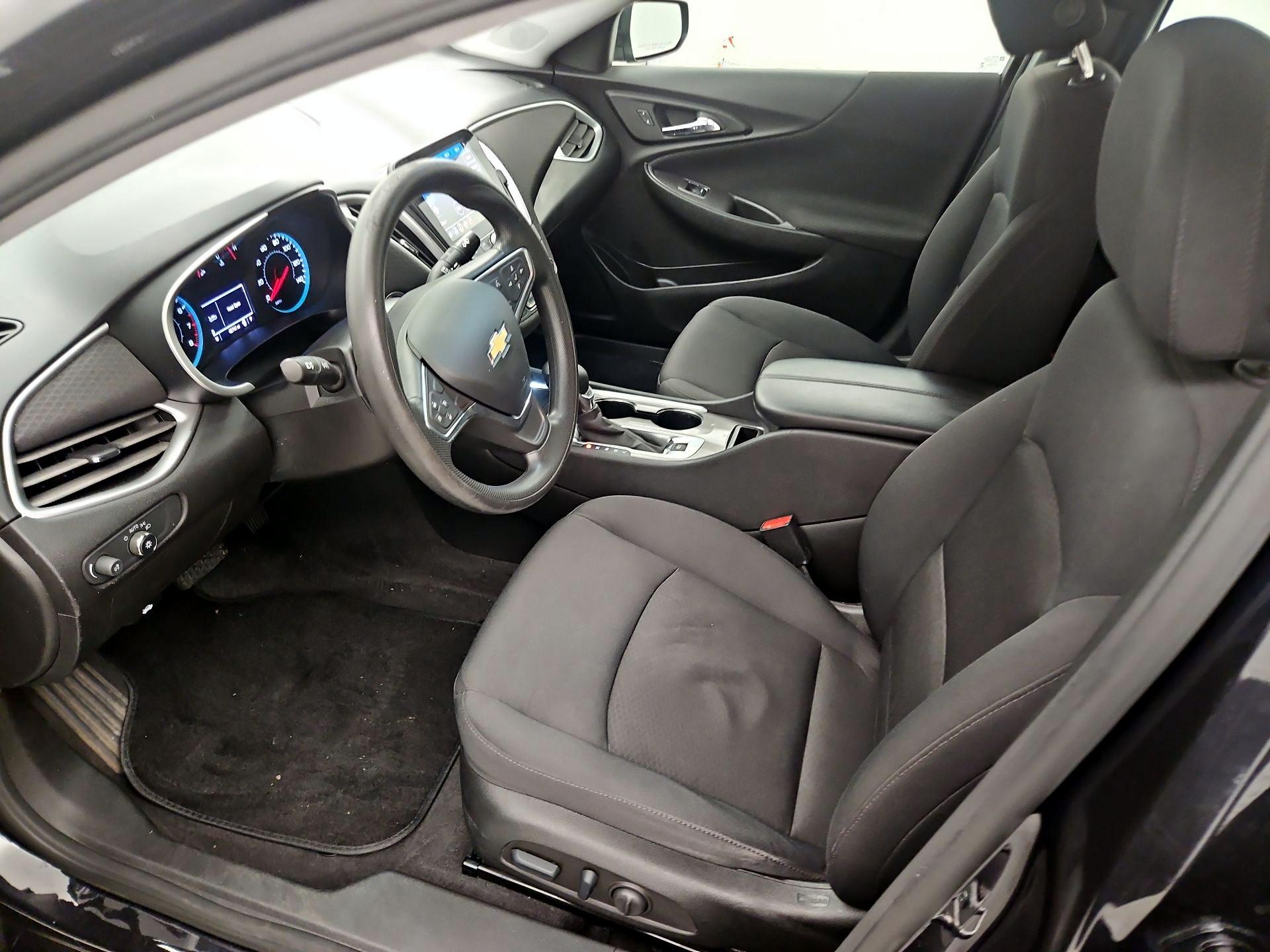 Thumbnail: 2022 Chevrolet Malibu - 11