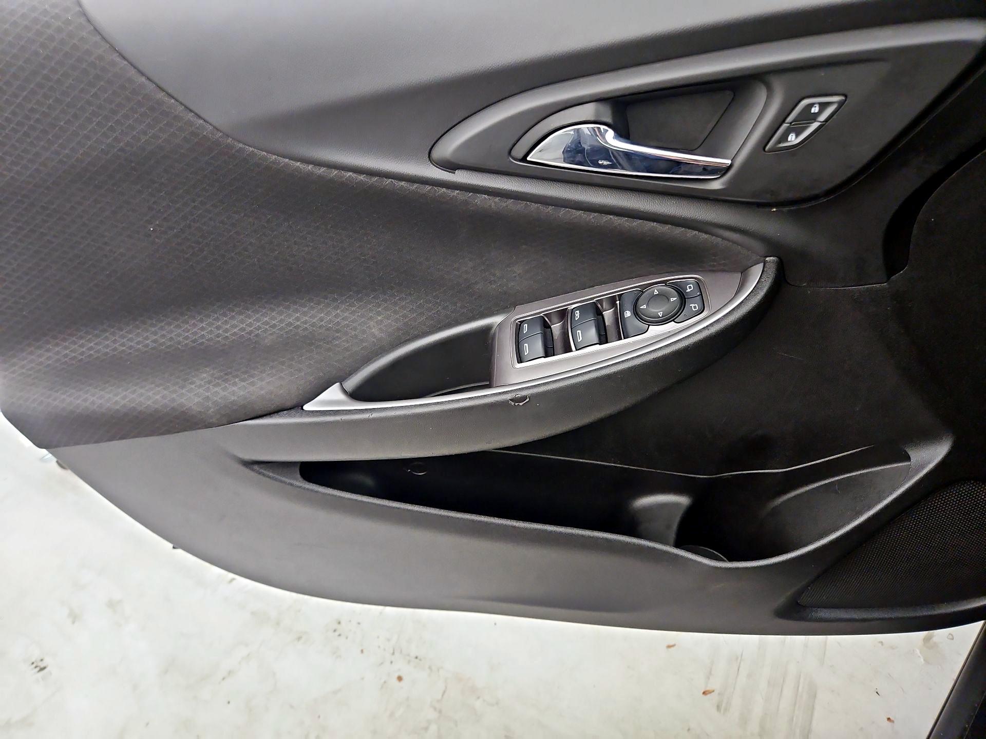 Thumbnail: 2022 Chevrolet Malibu - 12