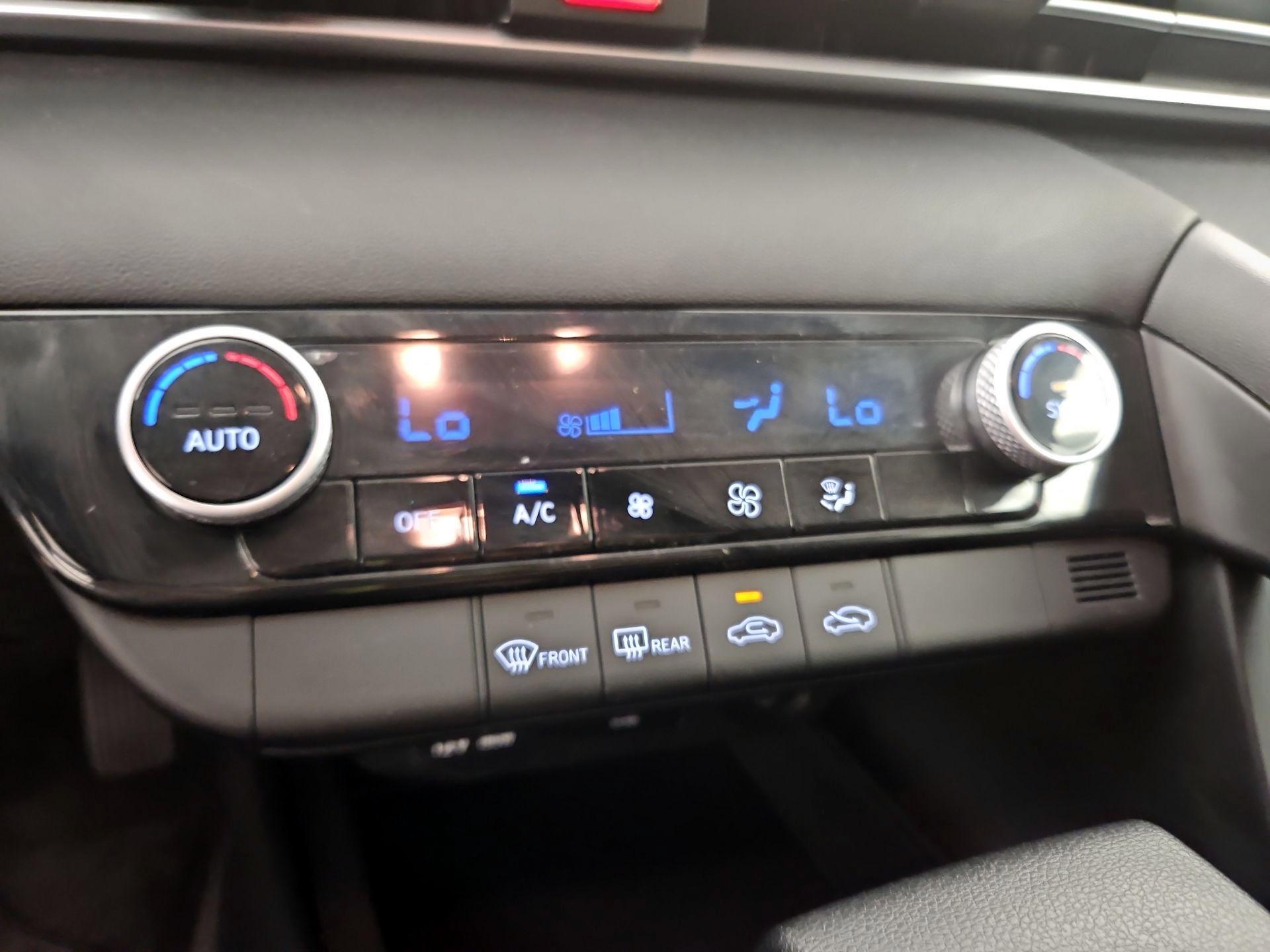 Thumbnail: 2022 Hyundai Elantra - 16