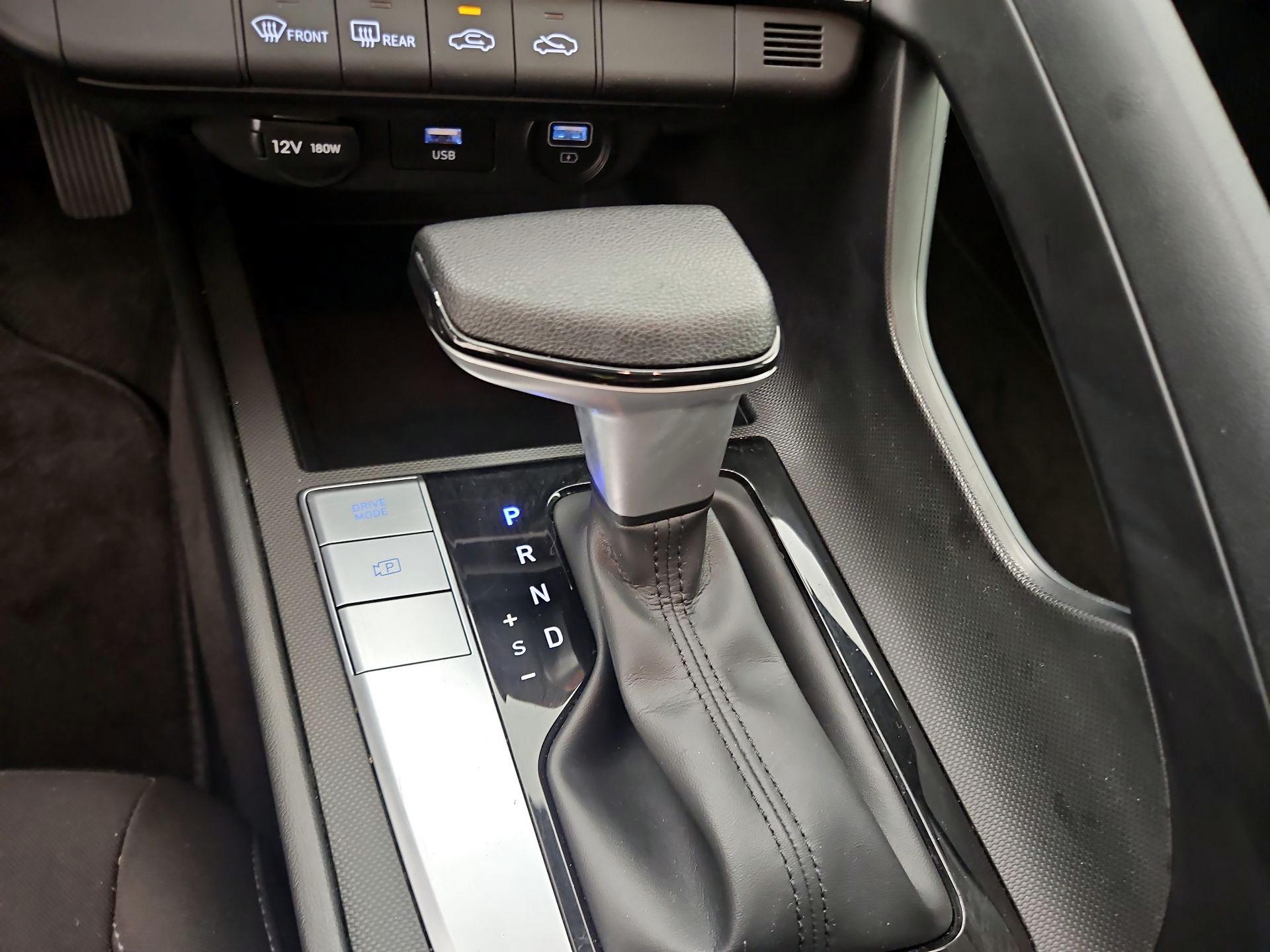 Thumbnail: 2022 Hyundai Elantra - 17