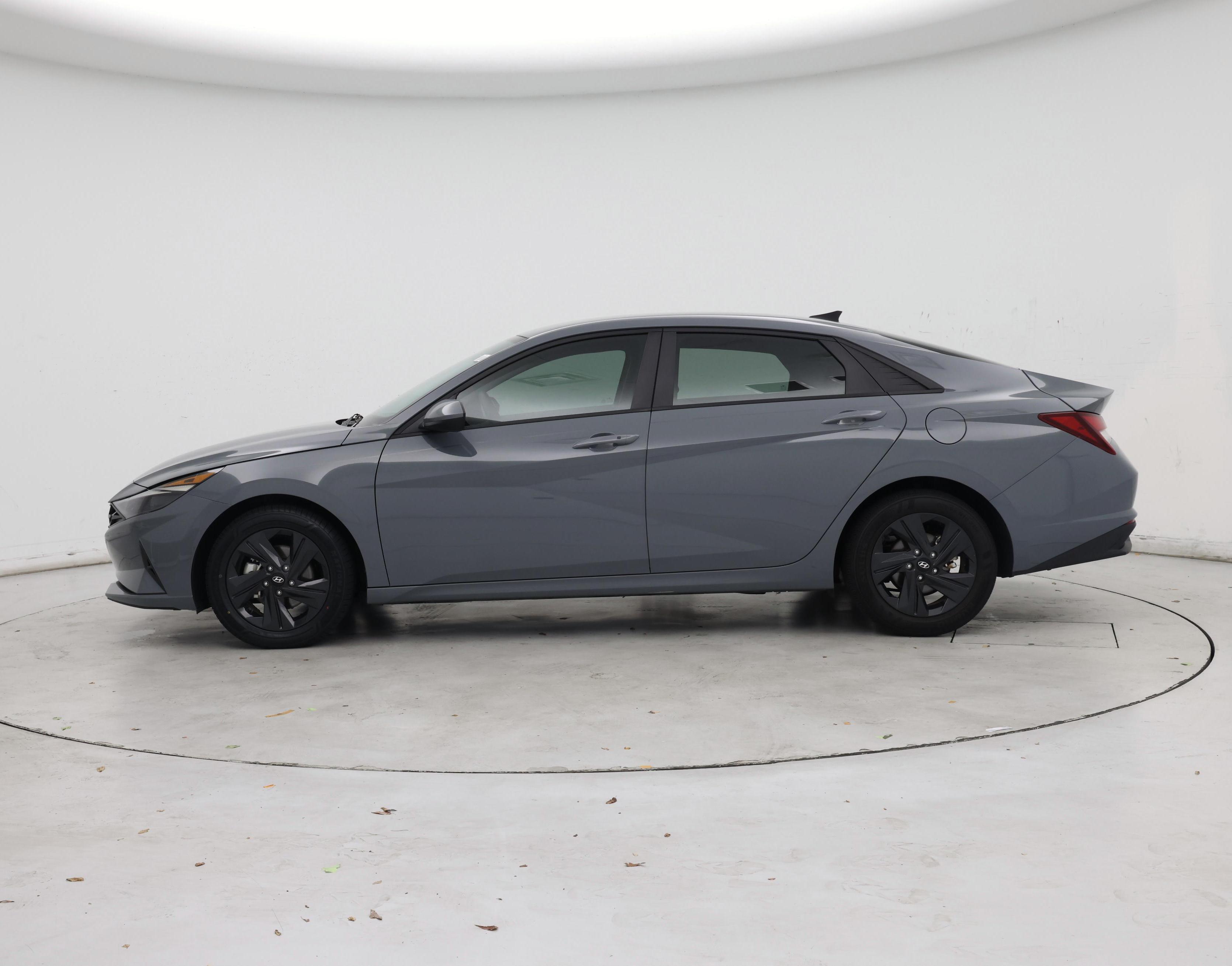 Thumbnail: 2022 Hyundai Elantra - 3