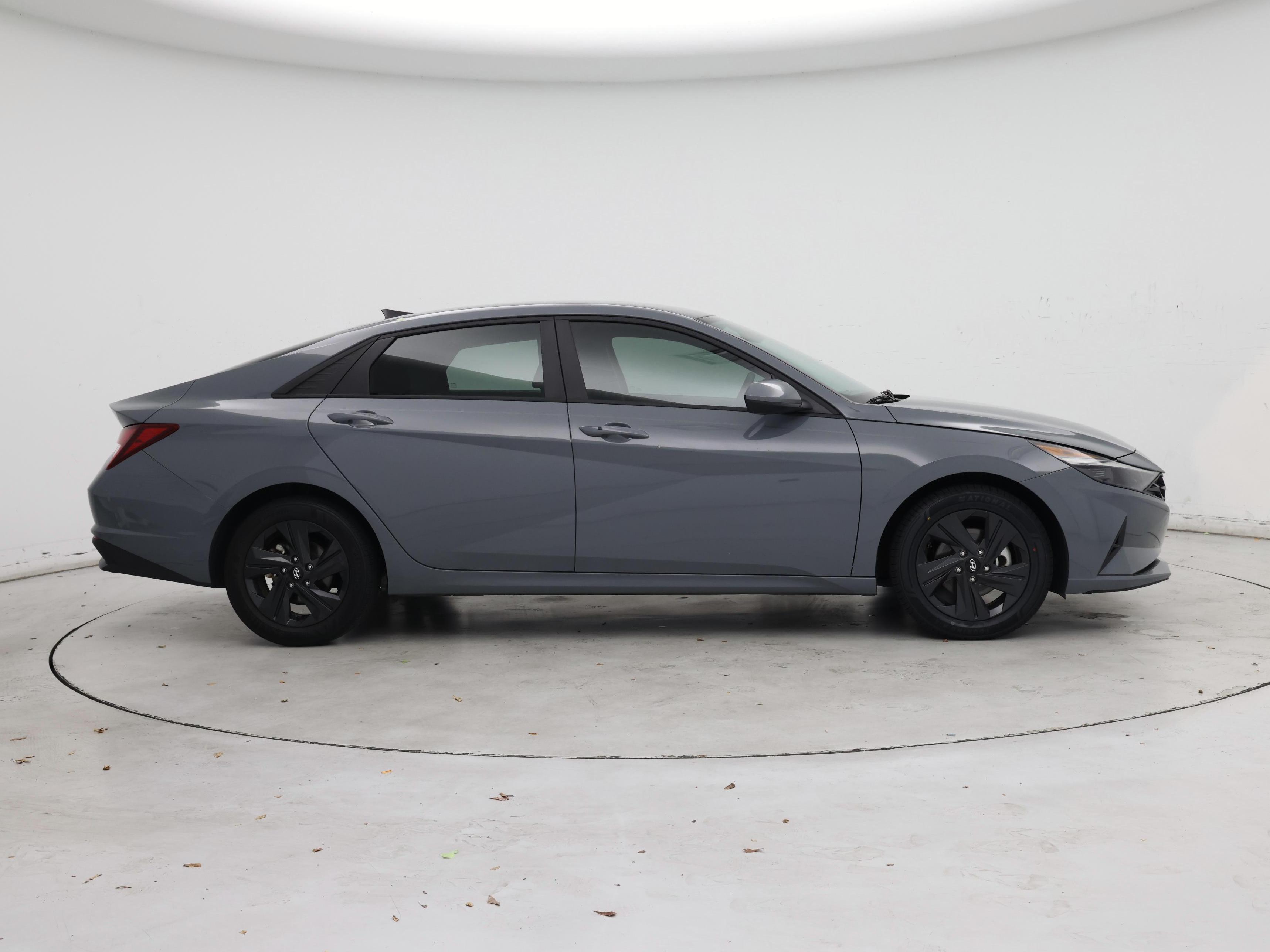 Thumbnail: 2022 Hyundai Elantra - 7