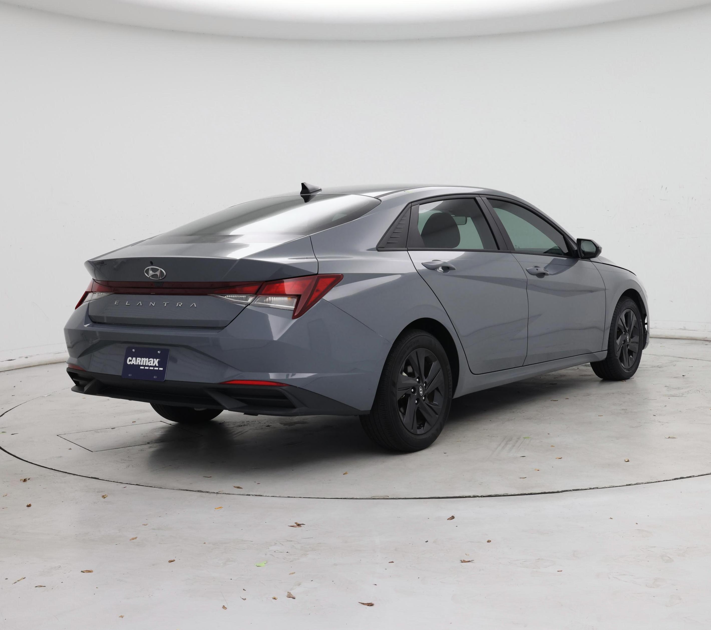 Thumbnail: 2022 Hyundai Elantra - 8