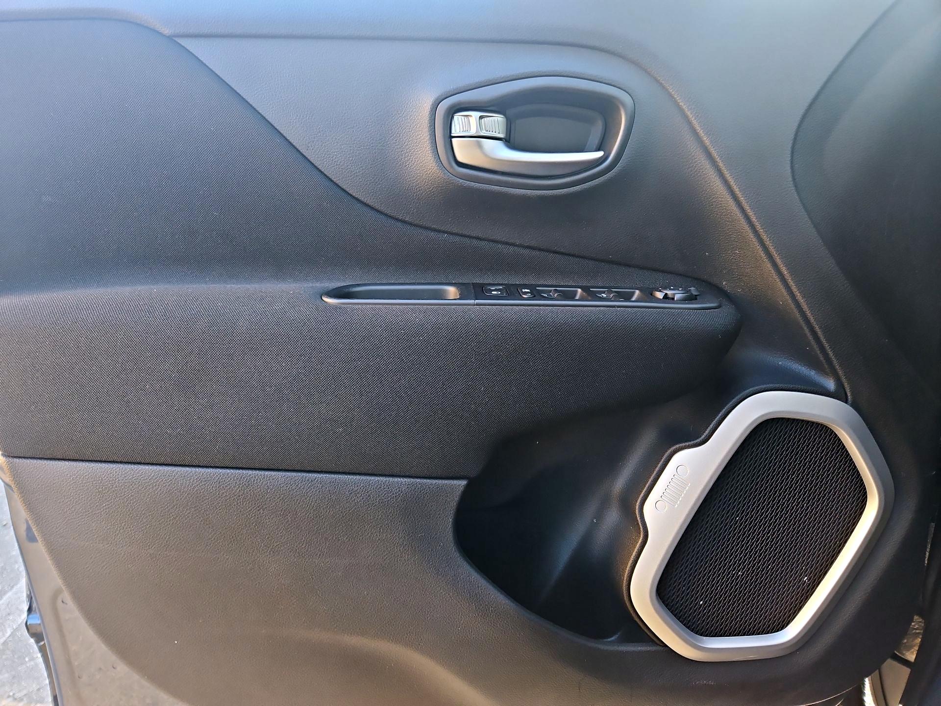 Thumbnail: 2020 Jeep Renegade - 12