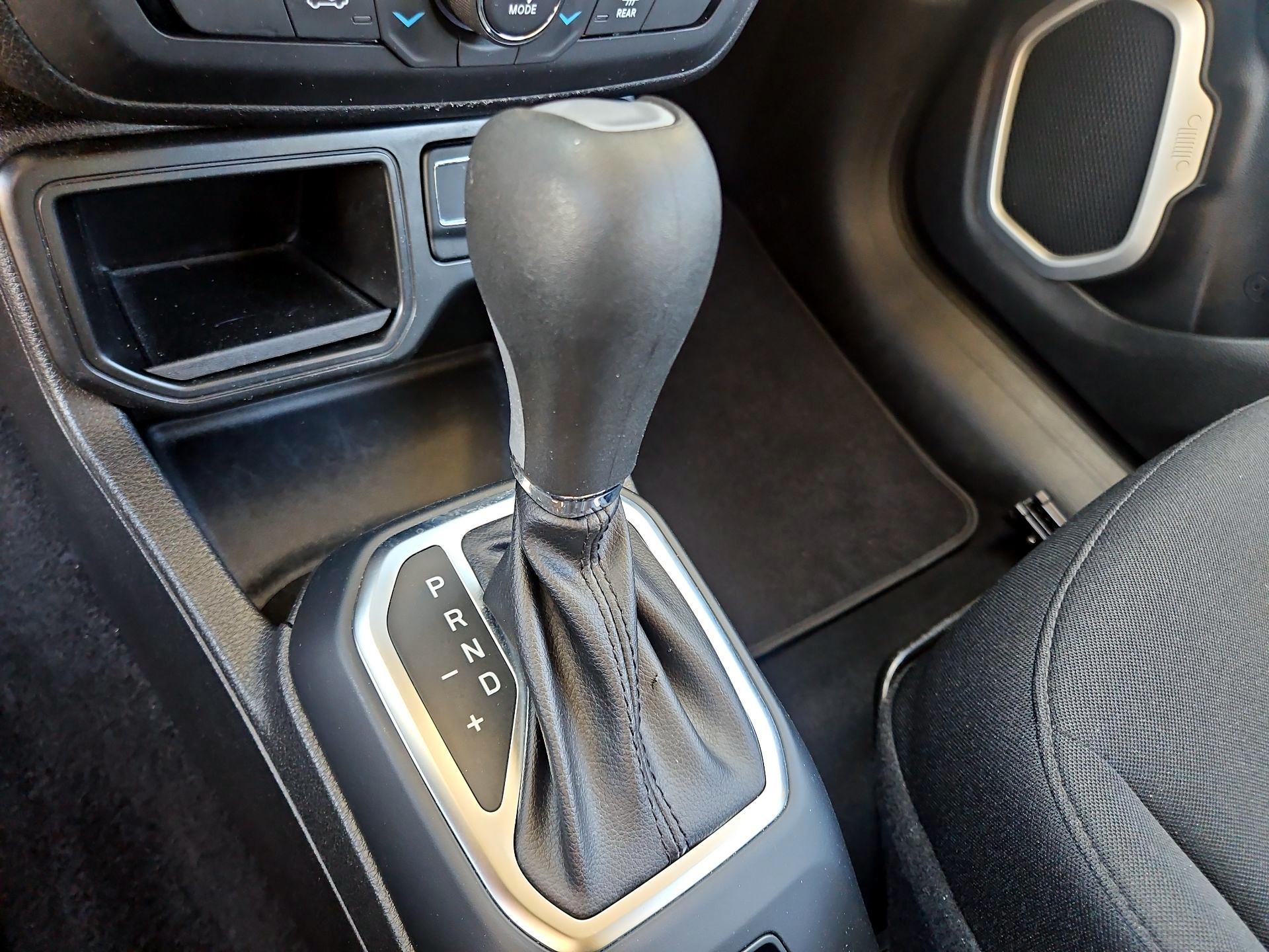 Thumbnail: 2020 Jeep Renegade - 17