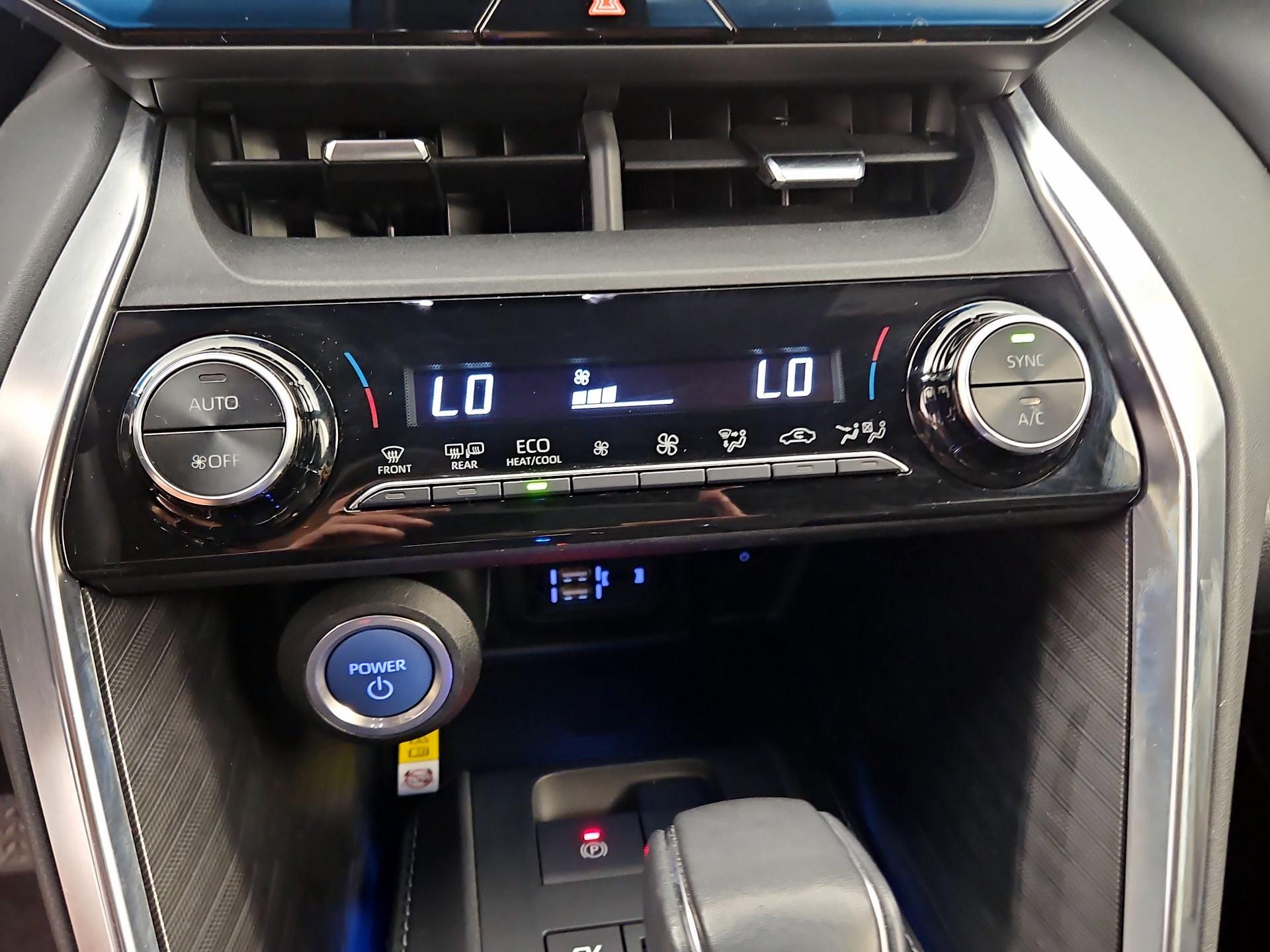 Thumbnail: 2021 Toyota Venza - 16