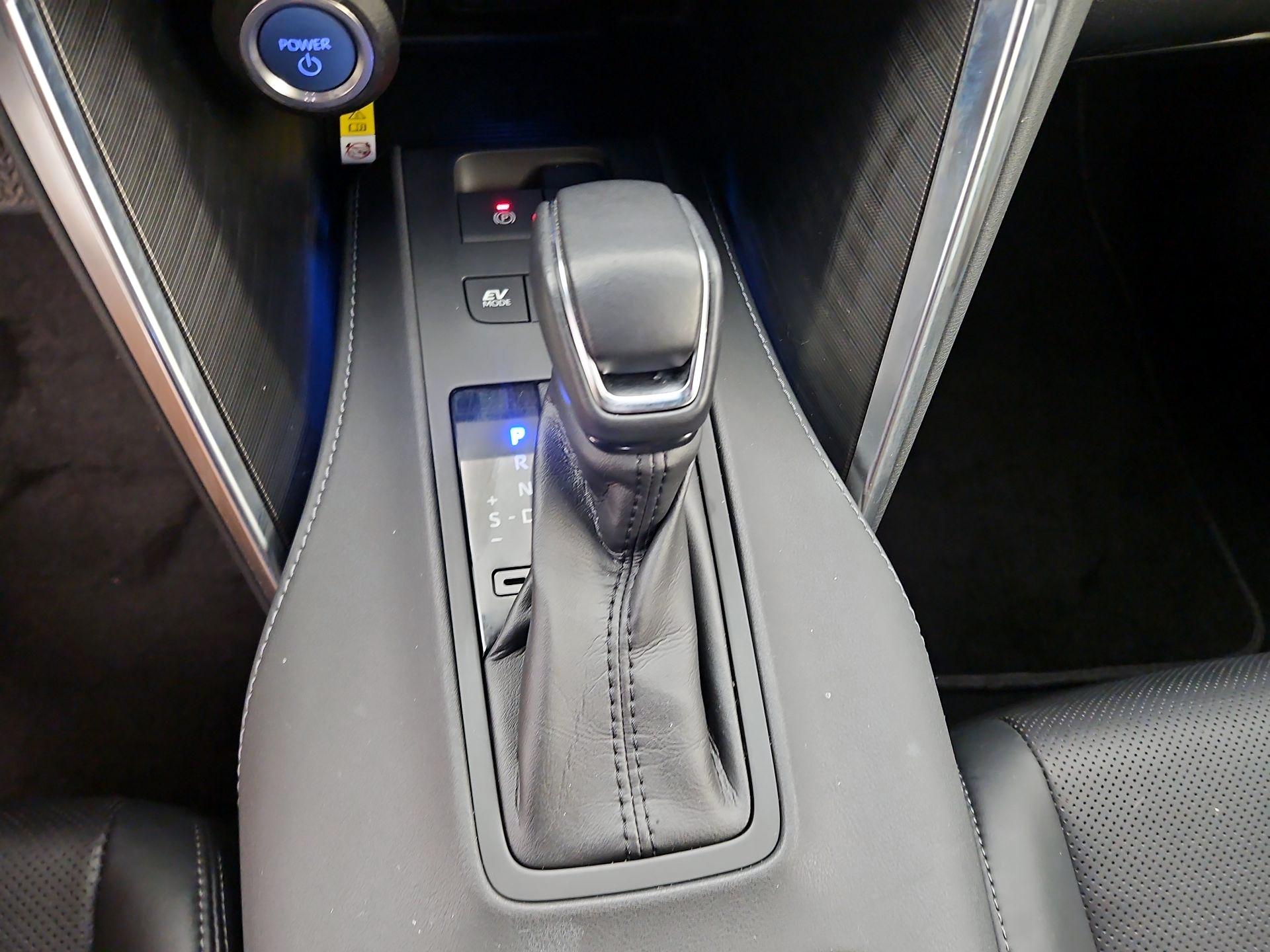 Thumbnail: 2021 Toyota Venza - 17