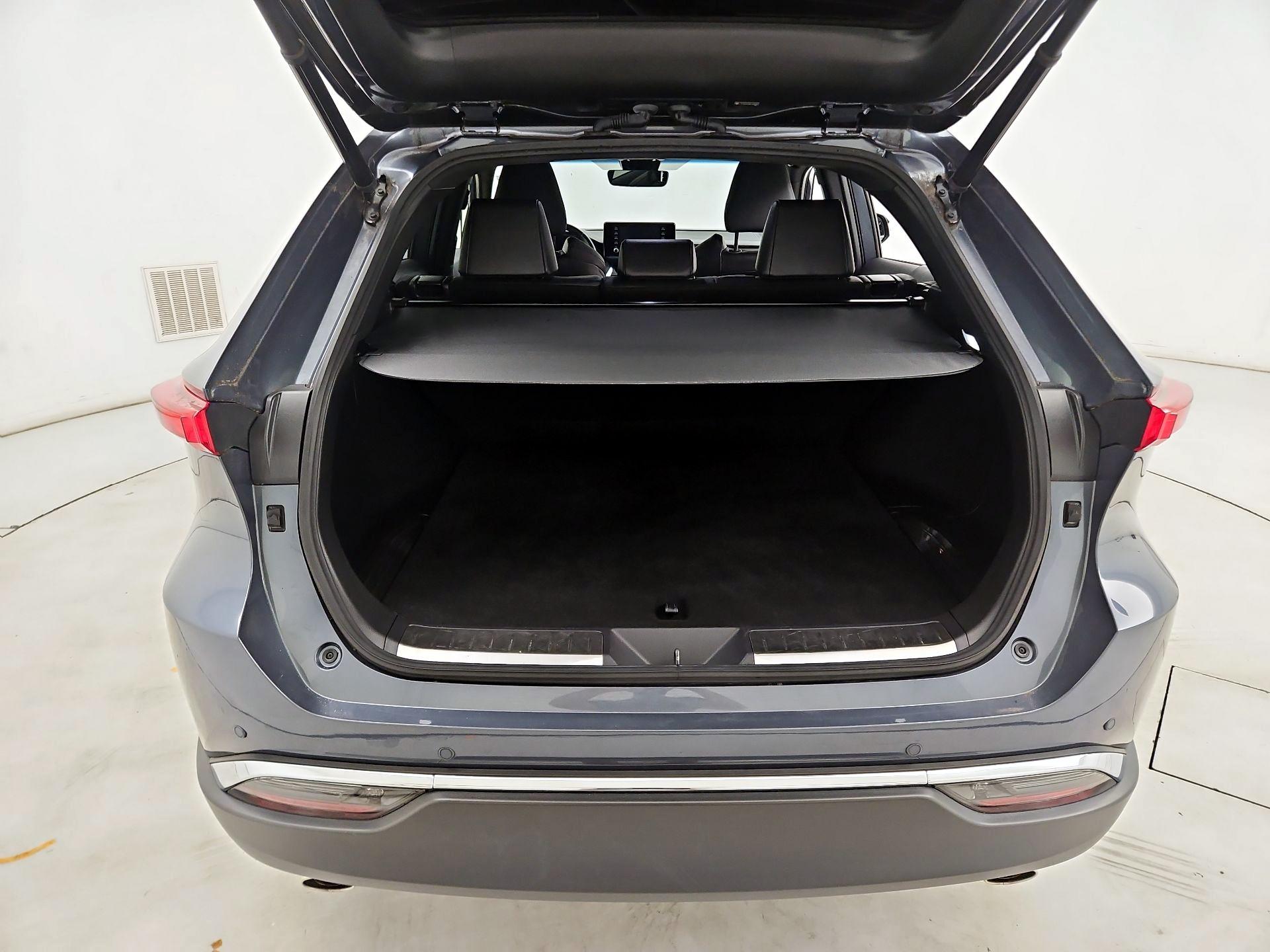 Thumbnail: 2021 Toyota Venza - 20