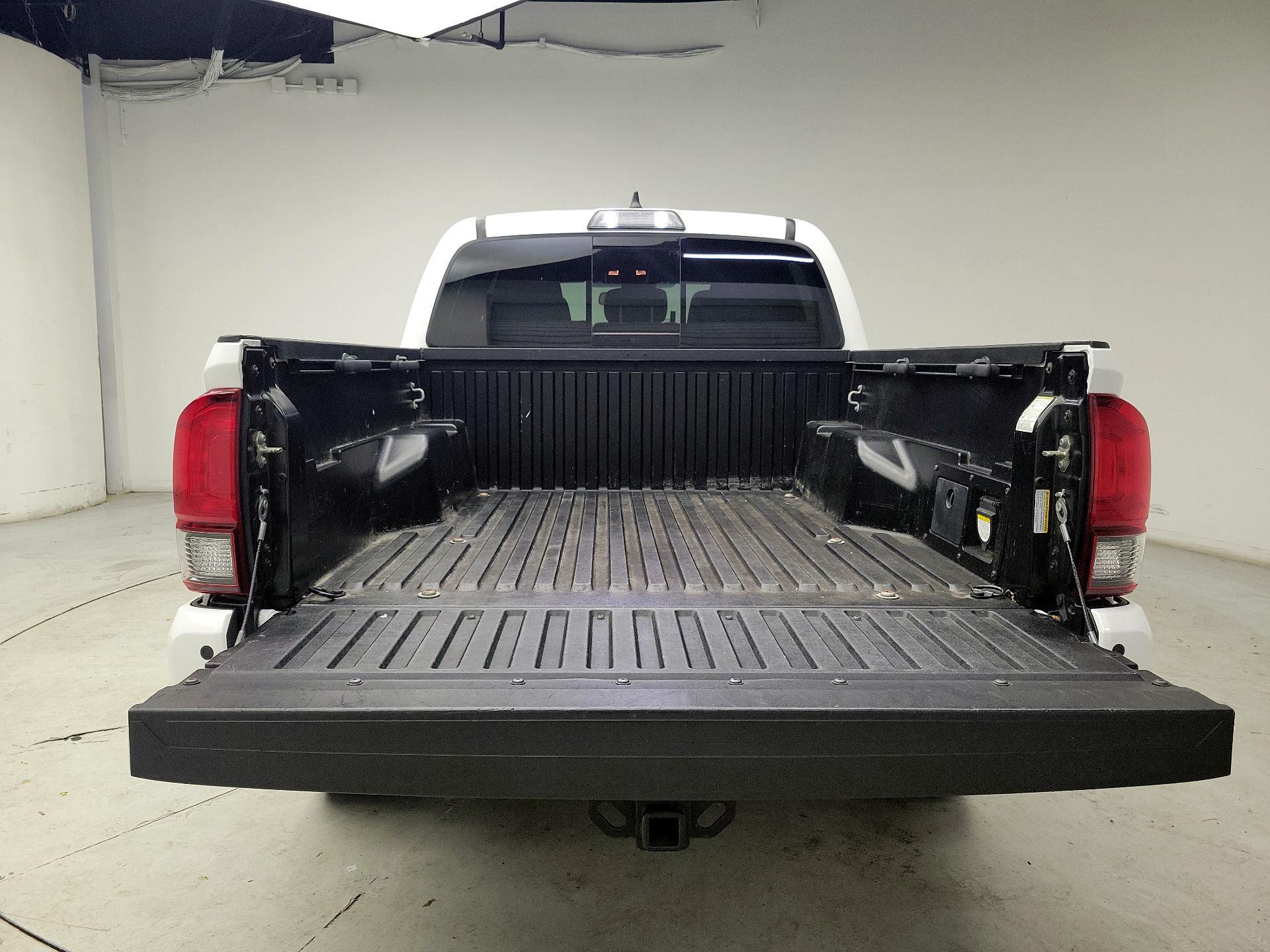 Thumbnail: 2019 Toyota Tacoma - 20