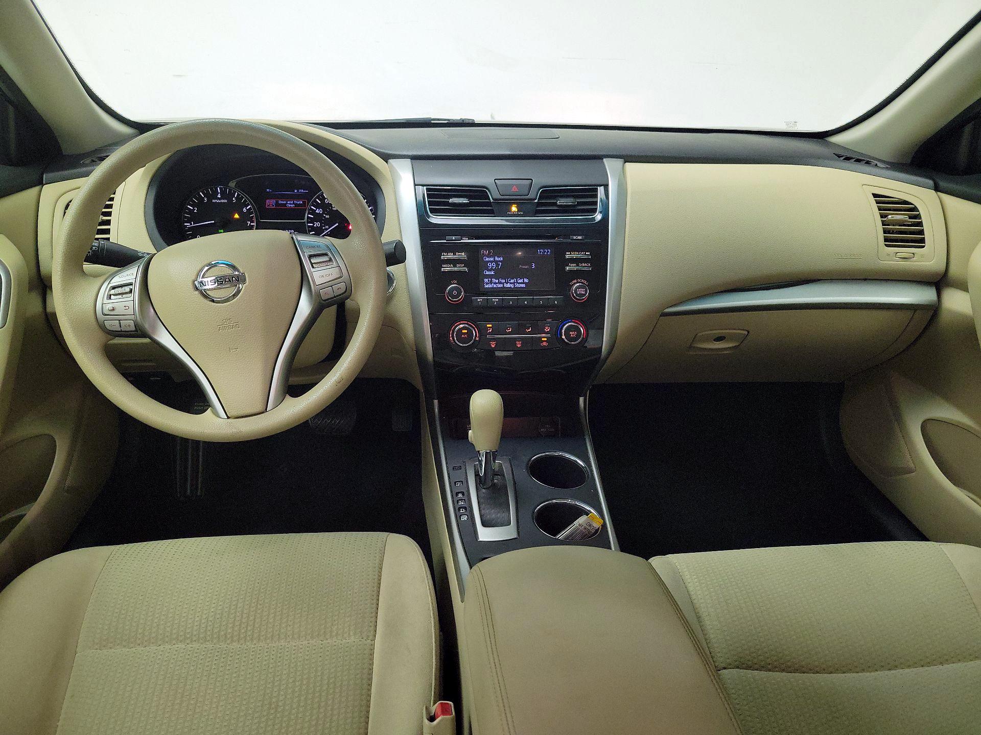 Thumbnail: 2015 Nissan Altima - 9