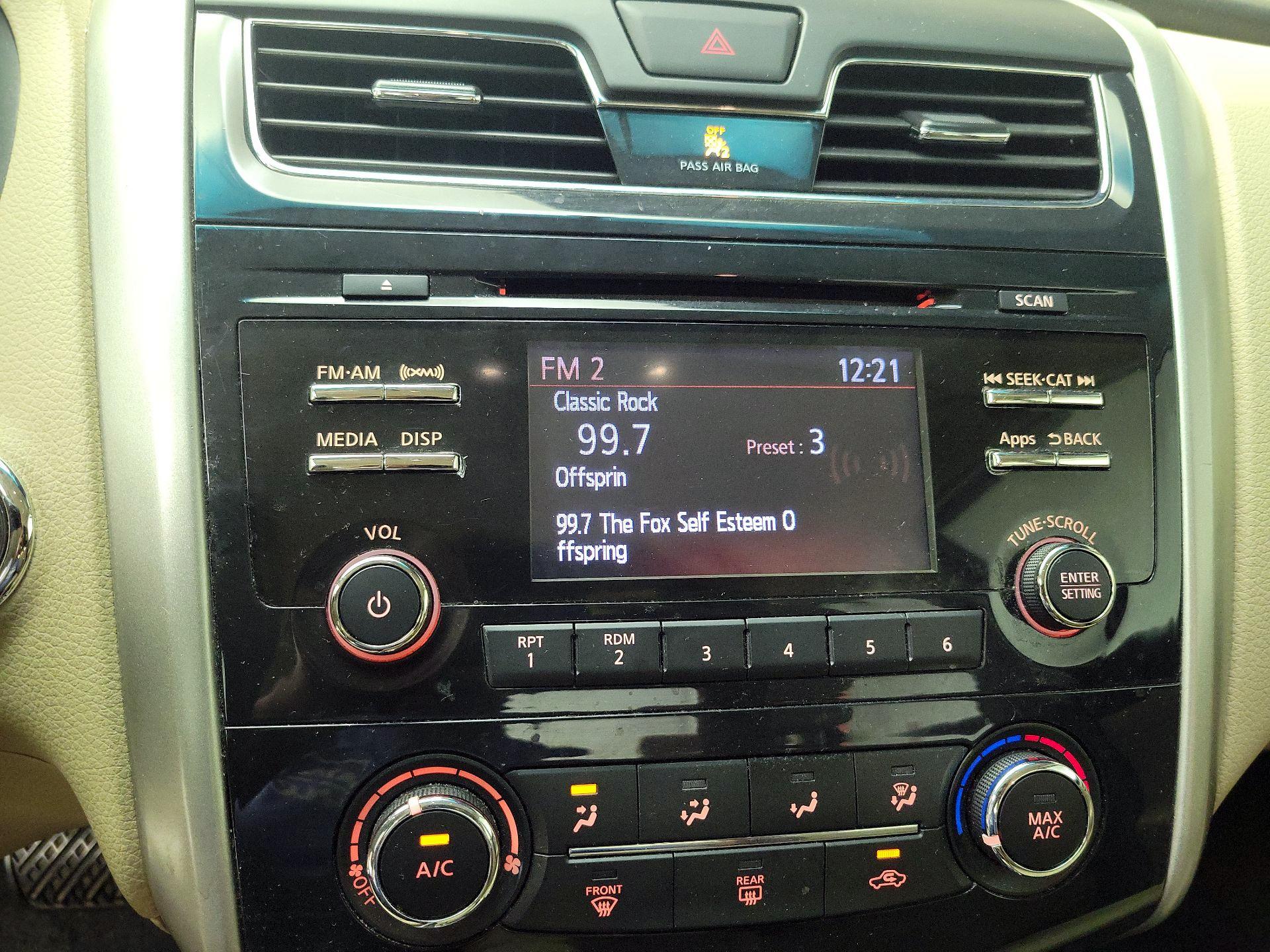 Thumbnail: 2015 Nissan Altima - 15