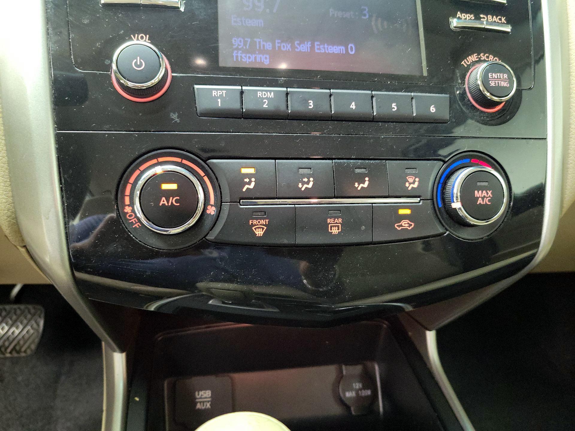 Thumbnail: 2015 Nissan Altima - 16
