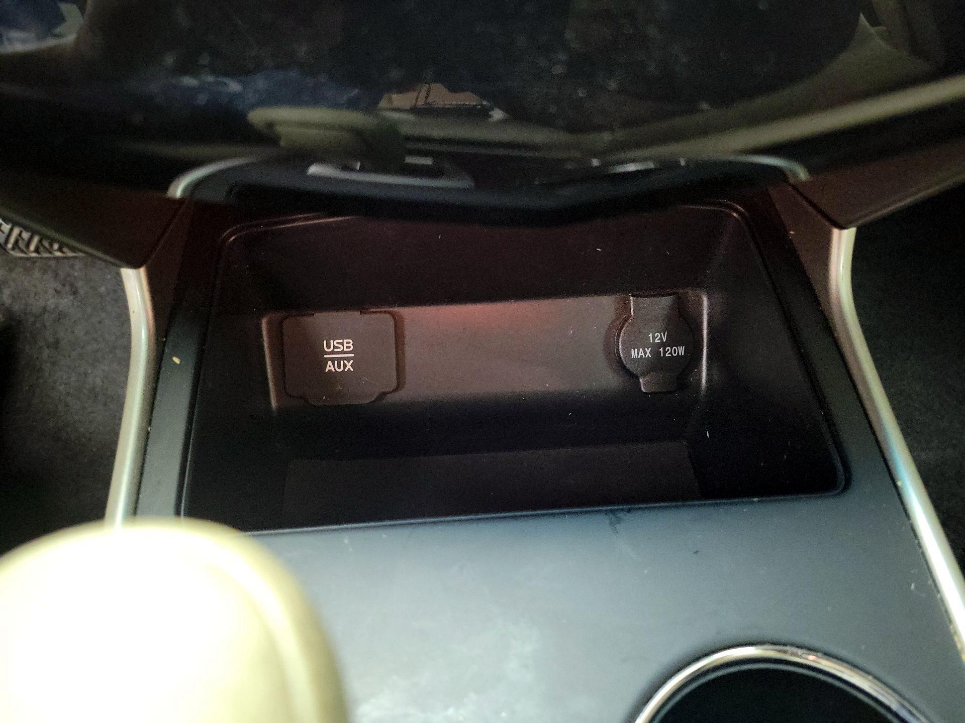 Thumbnail: 2015 Nissan Altima - 18