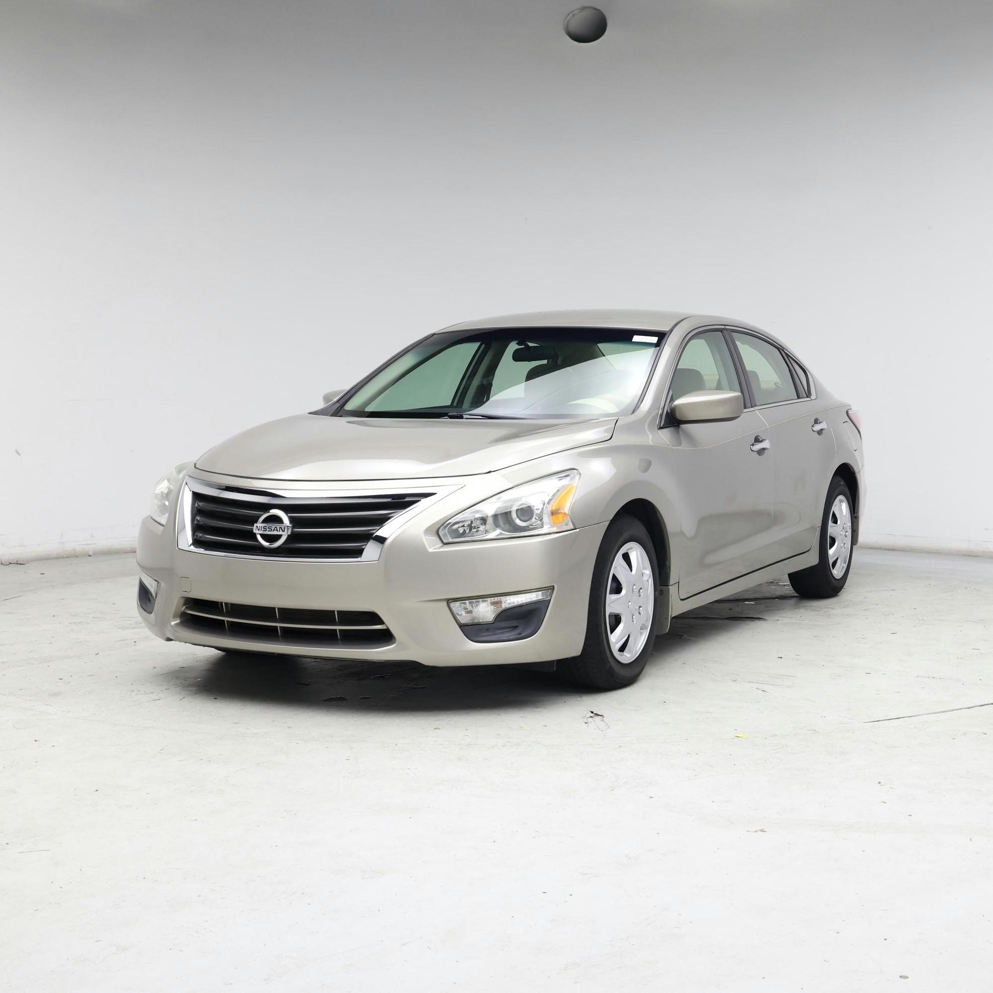 Thumbnail: 2015 Nissan Altima - 4