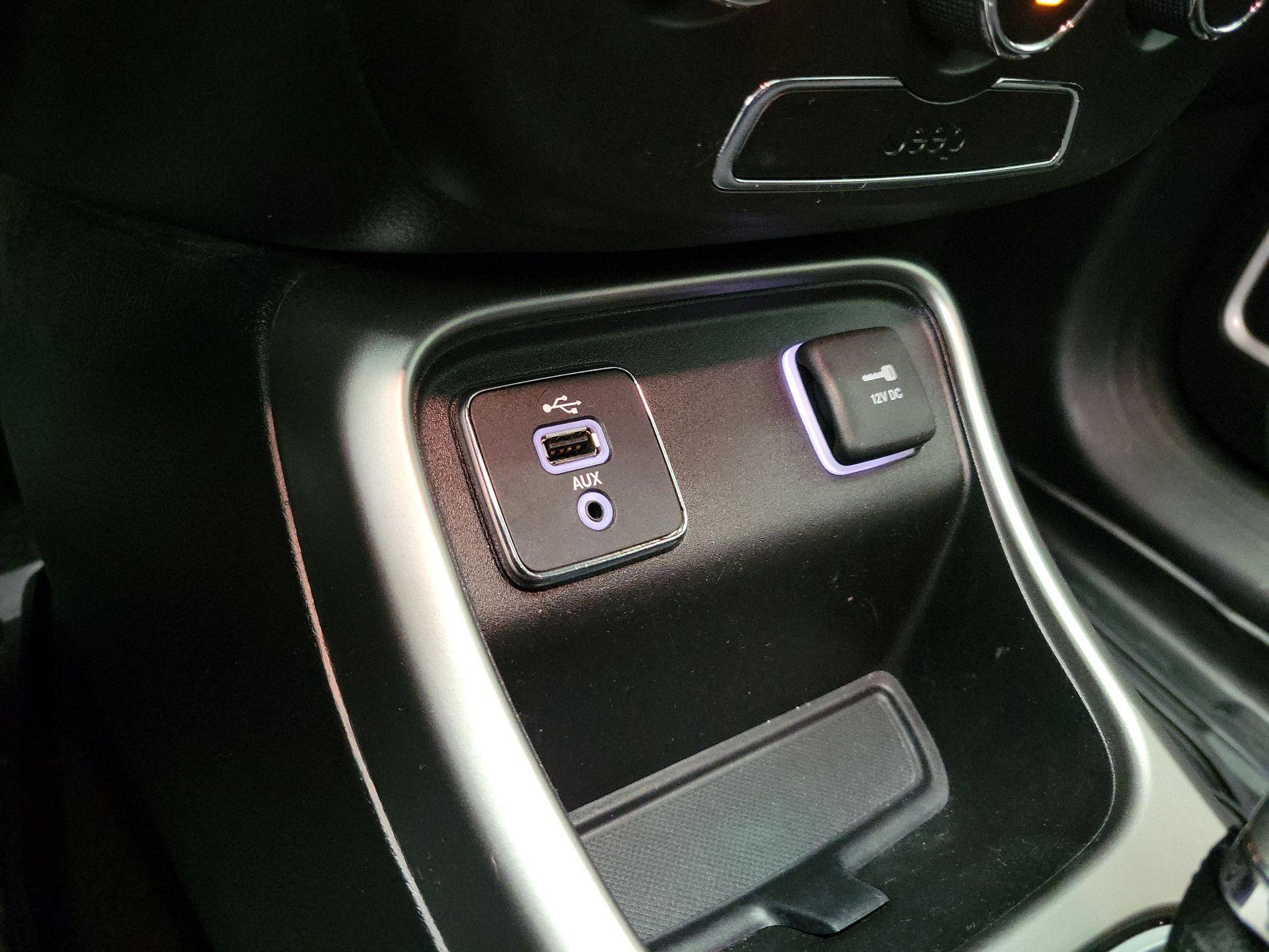 Thumbnail: 2018 Jeep Compass - 18