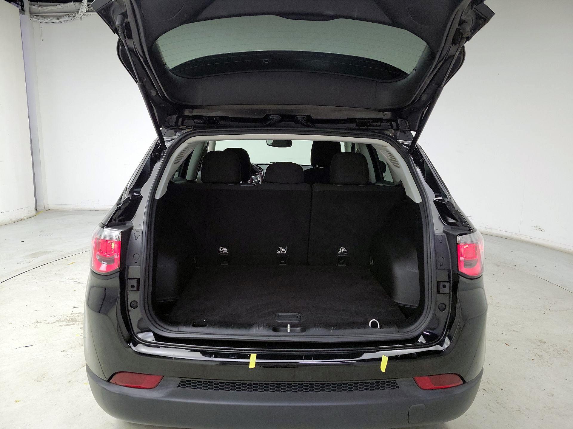 Thumbnail: 2018 Jeep Compass - 20