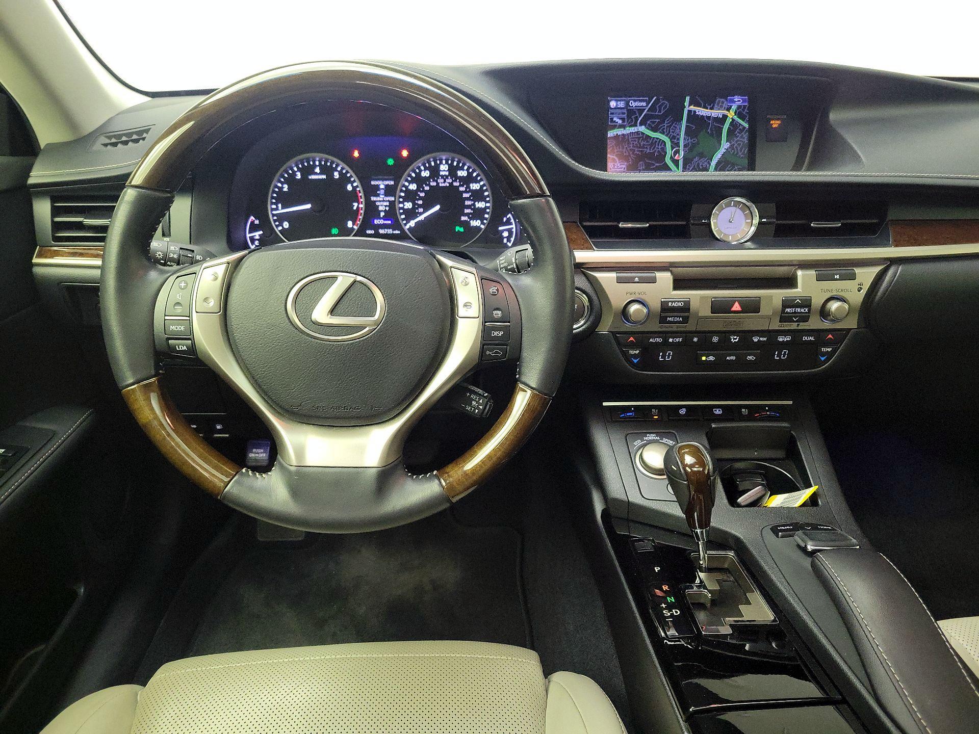 Thumbnail: 2015 Lexus ES - 10