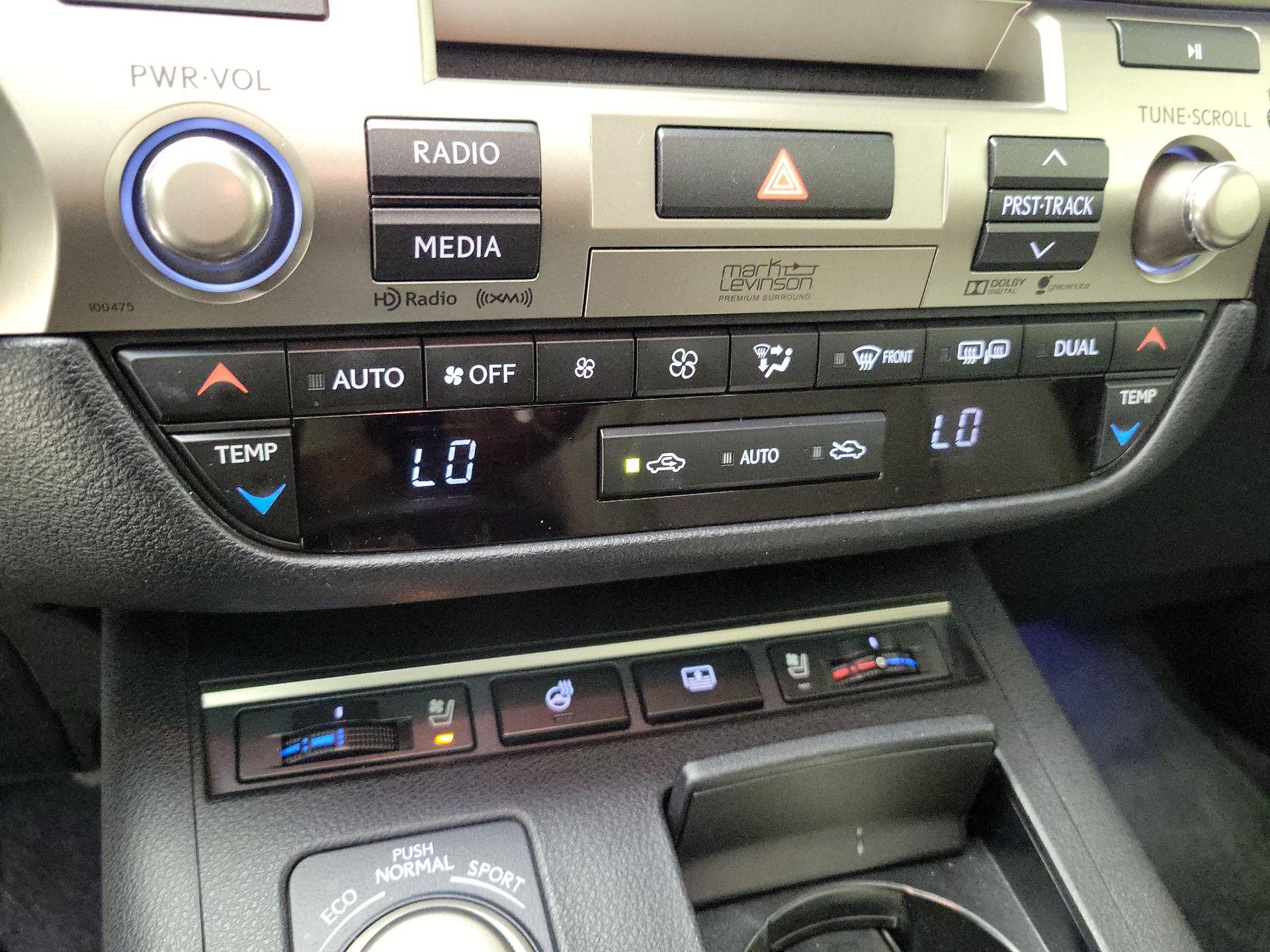 Thumbnail: 2015 Lexus ES - 17
