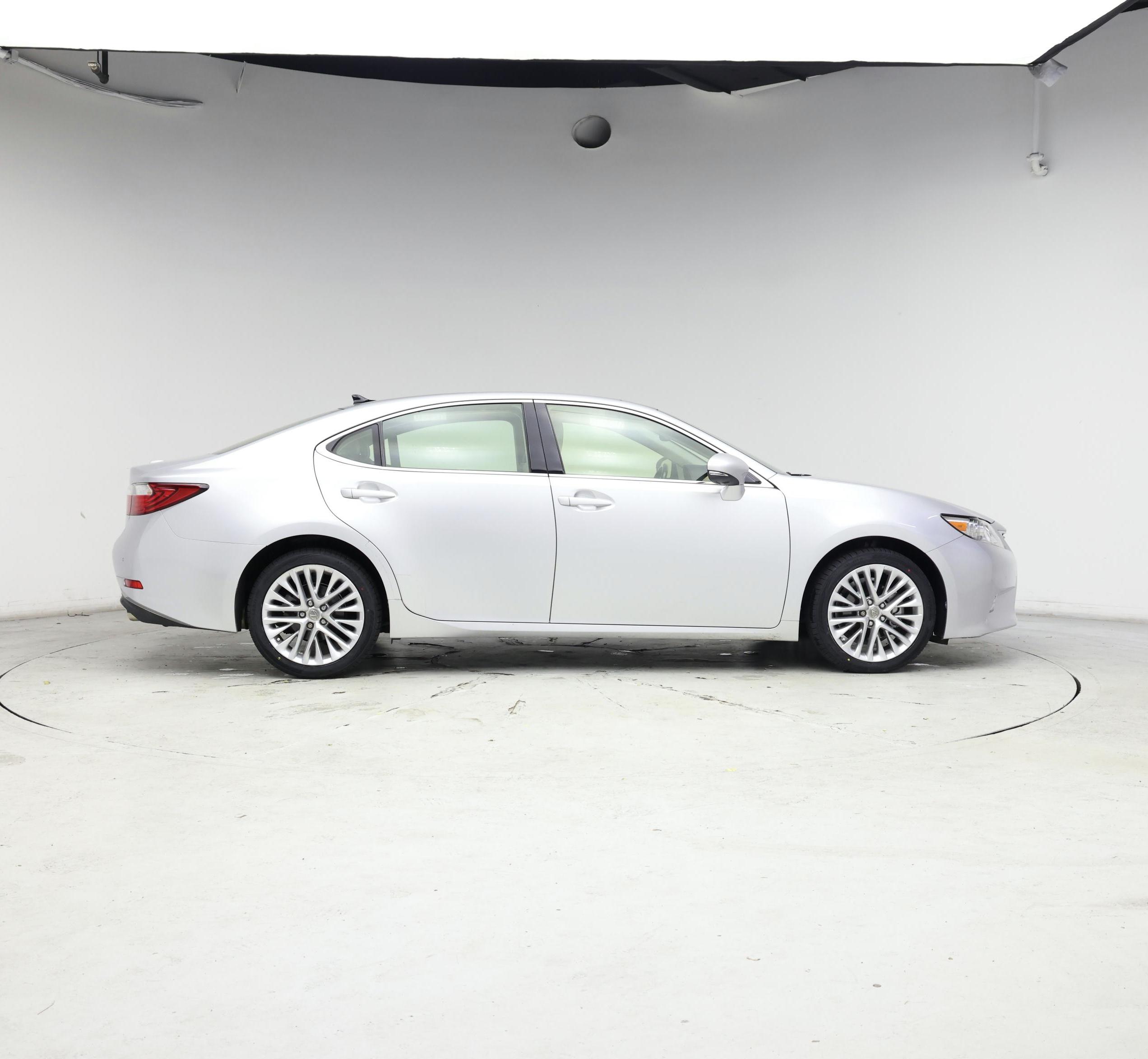Thumbnail: 2015 Lexus ES - 7
