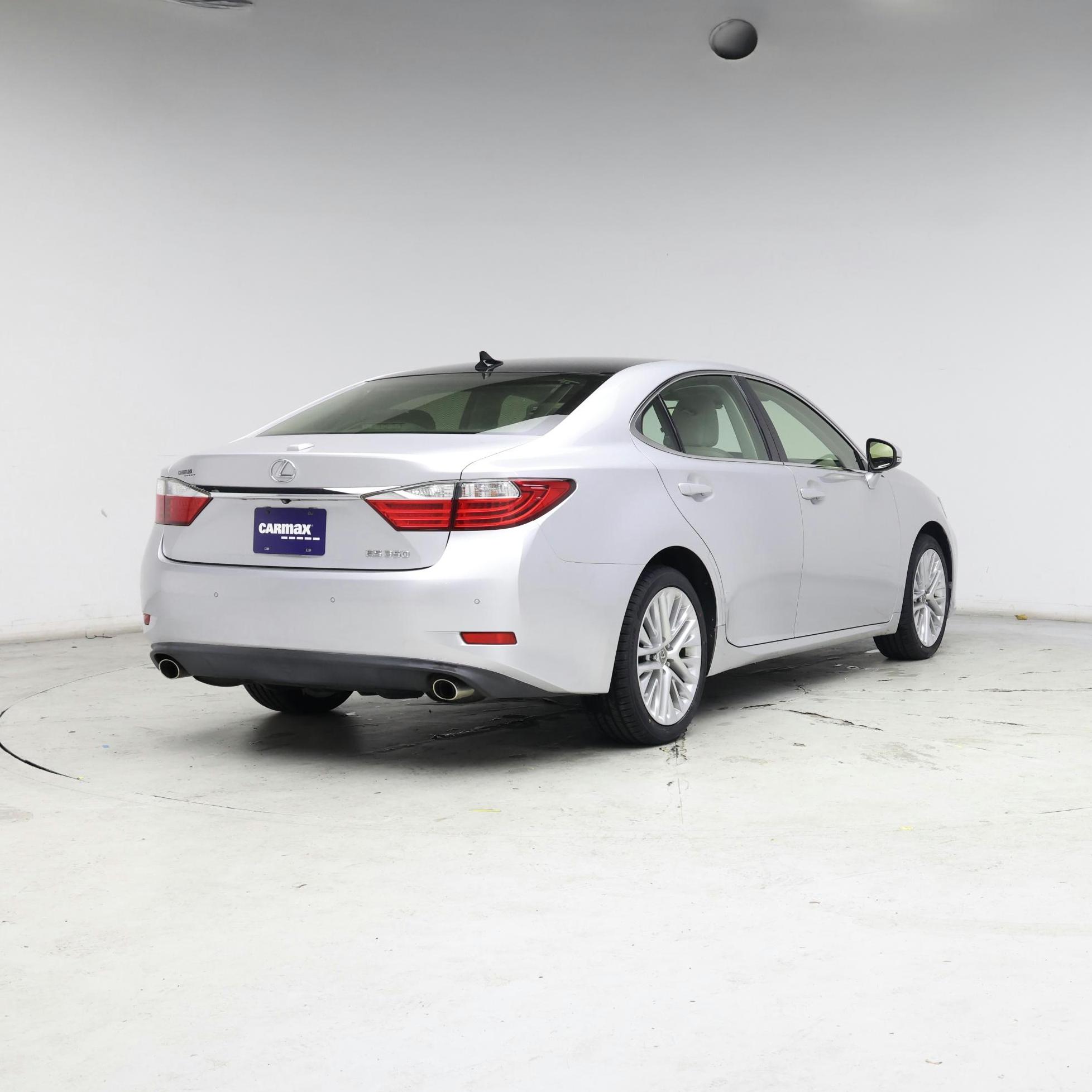 Thumbnail: 2015 Lexus ES - 8