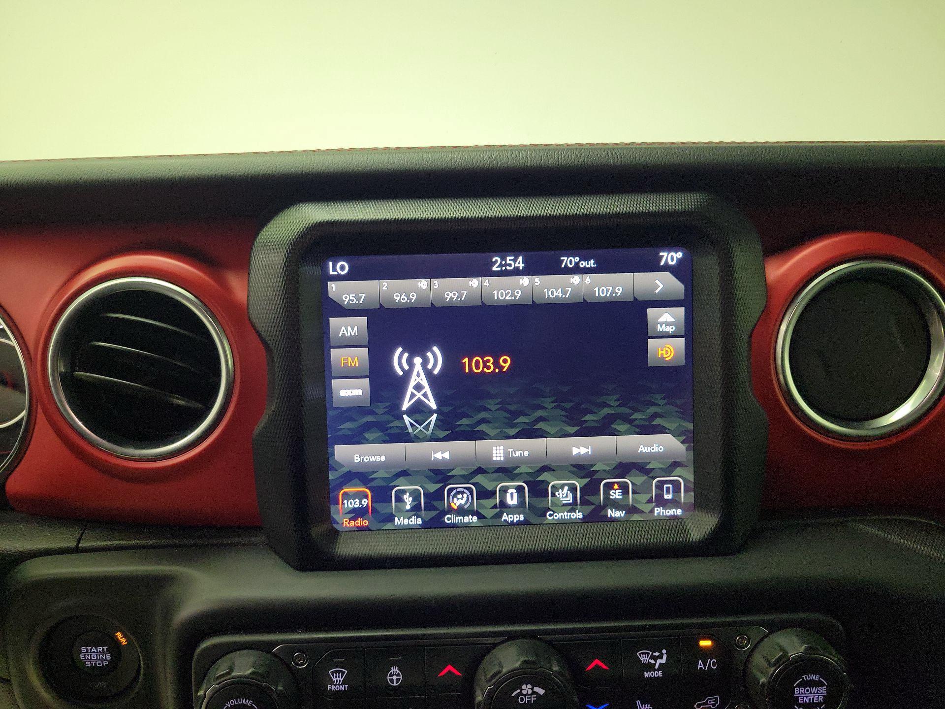 Thumbnail: 2019 Jeep Wrangler - 16