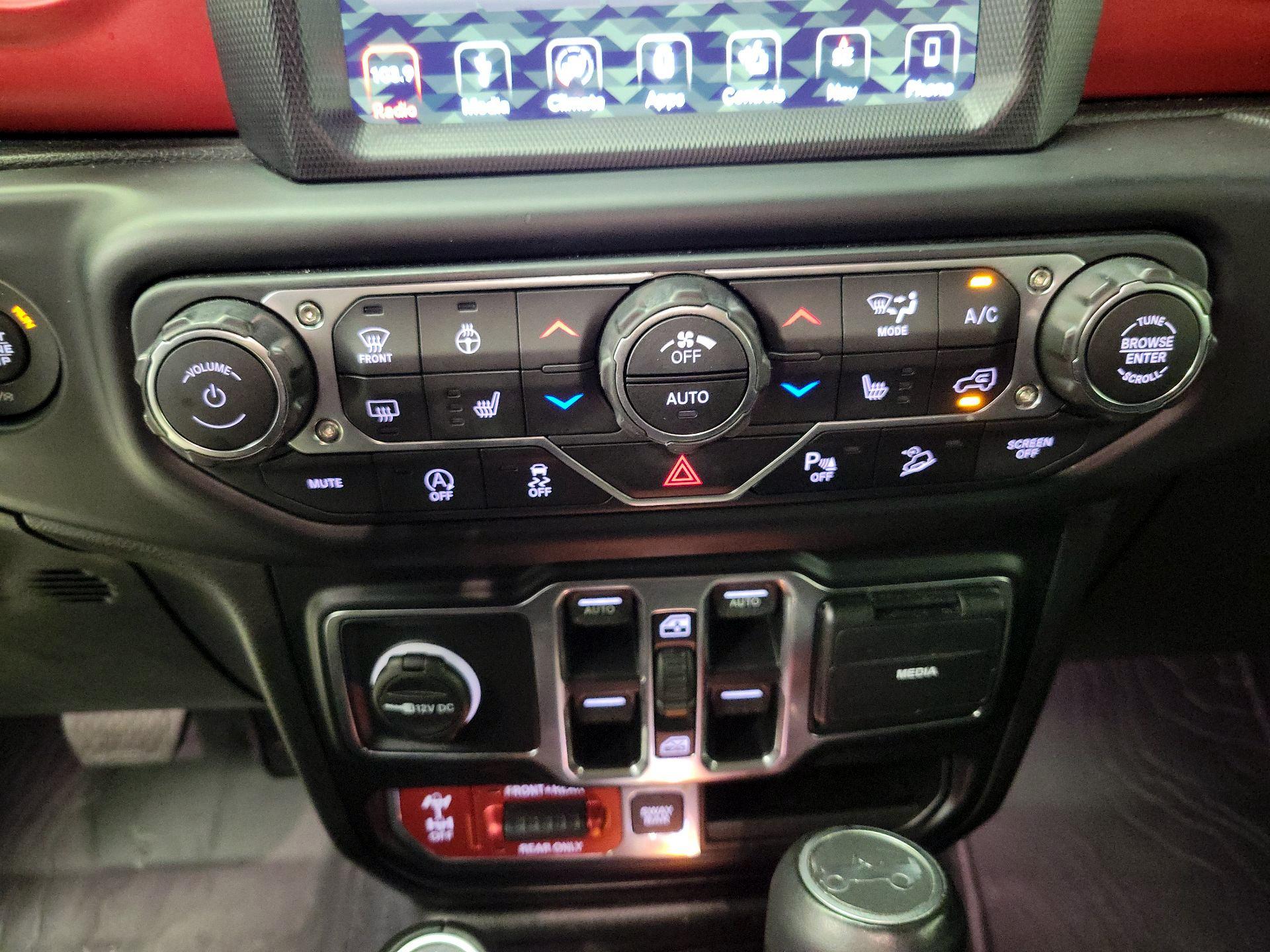 Thumbnail: 2019 Jeep Wrangler - 17