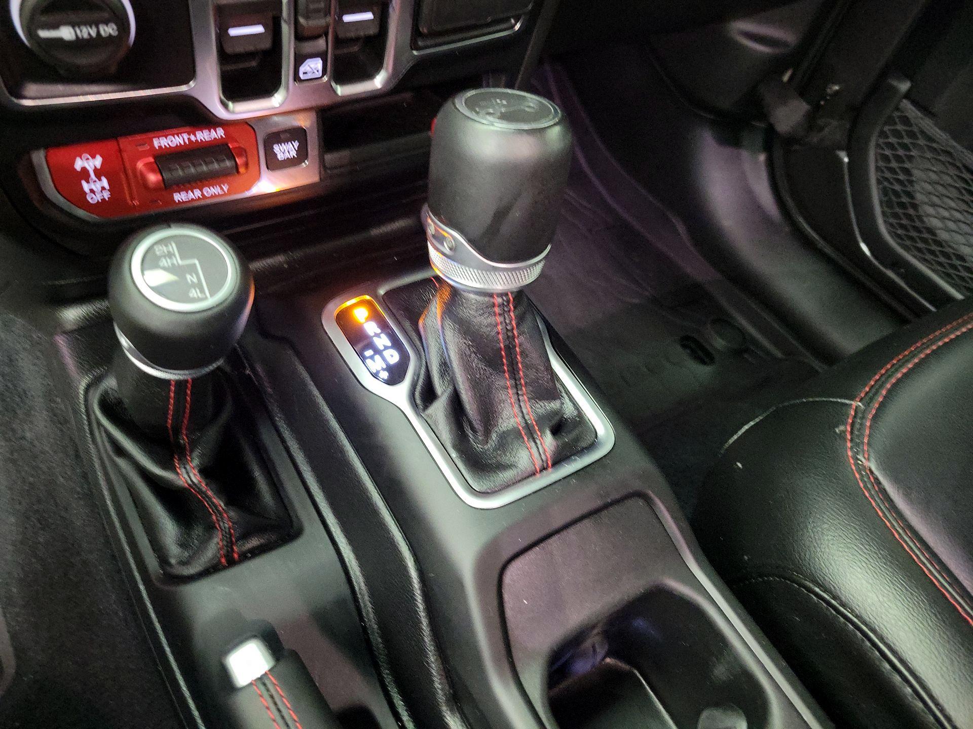 Thumbnail: 2019 Jeep Wrangler - 18