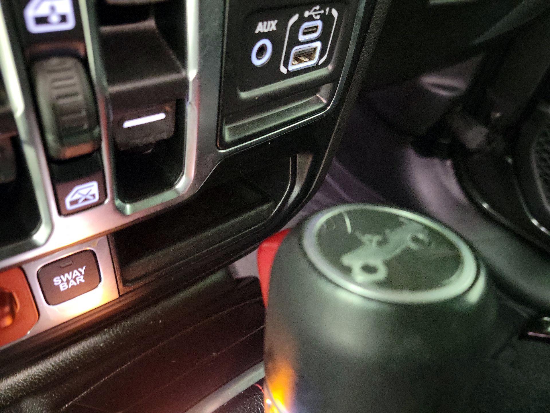 Thumbnail: 2019 Jeep Wrangler - 19