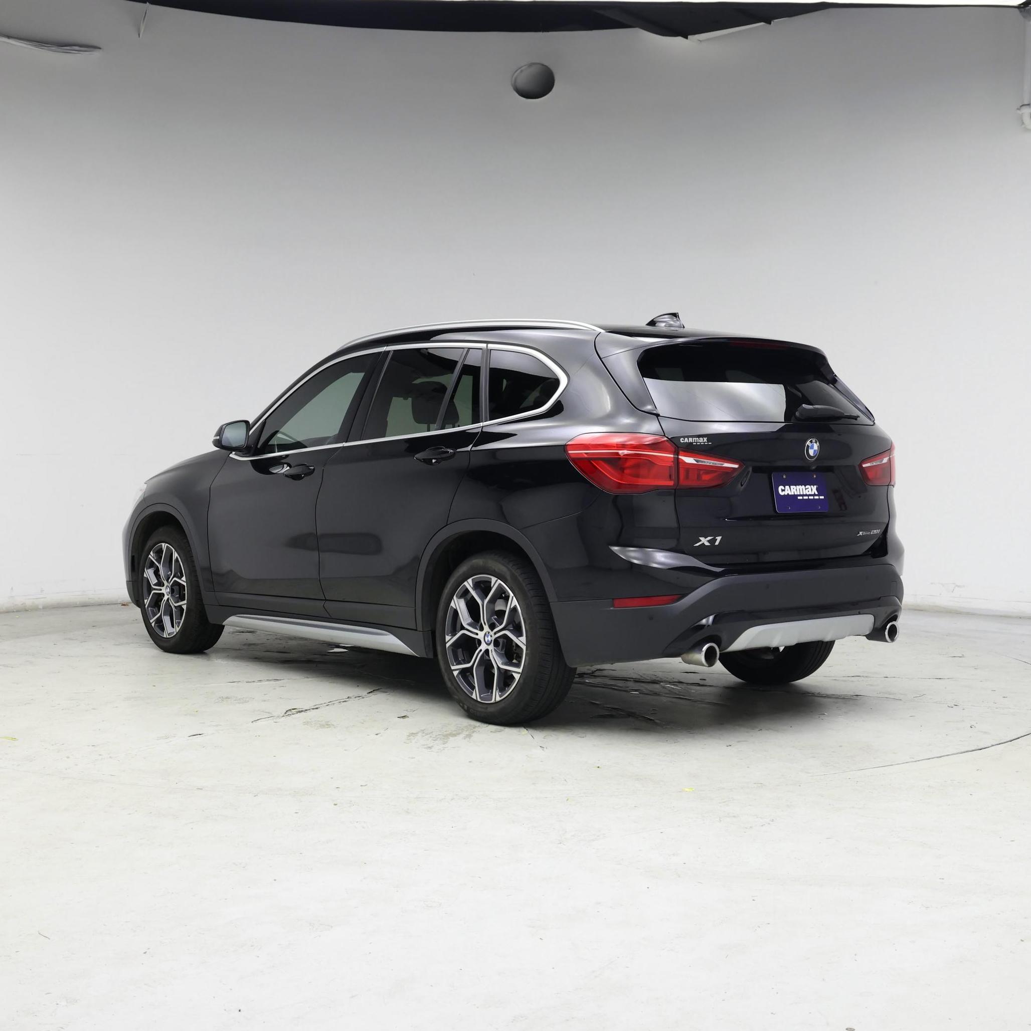Thumbnail: 2021 BMW X1 - 2