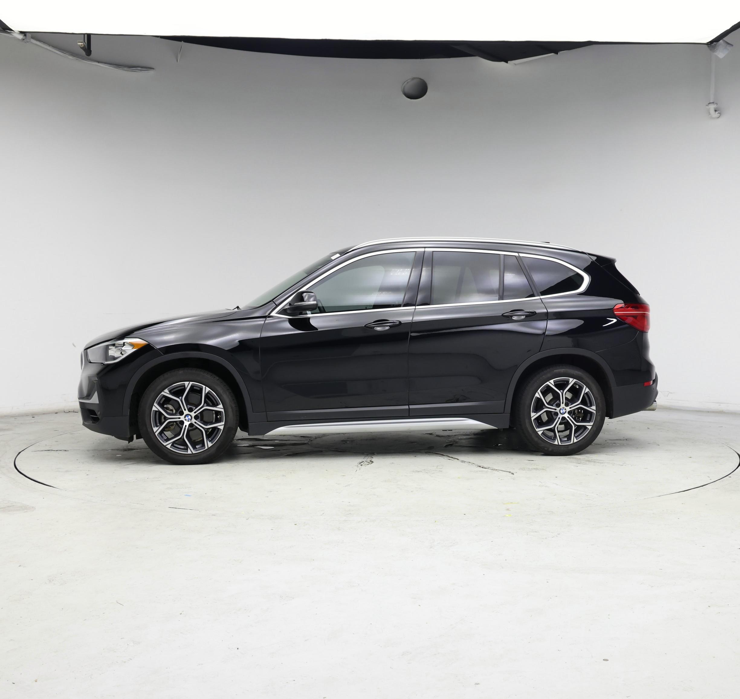 Thumbnail: 2021 BMW X1 - 3