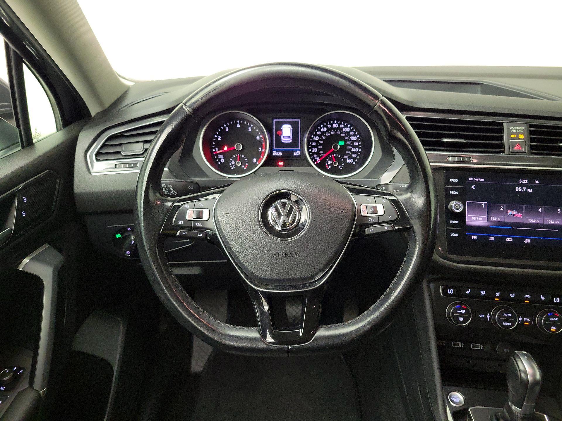 Thumbnail: 2018 Volkswagen Tiguan - 10