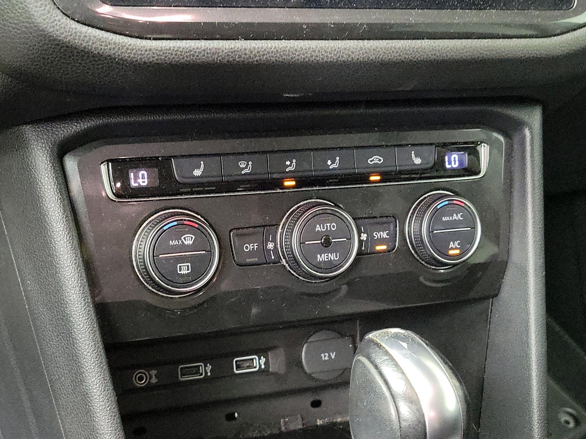 Thumbnail: 2018 Volkswagen Tiguan - 16