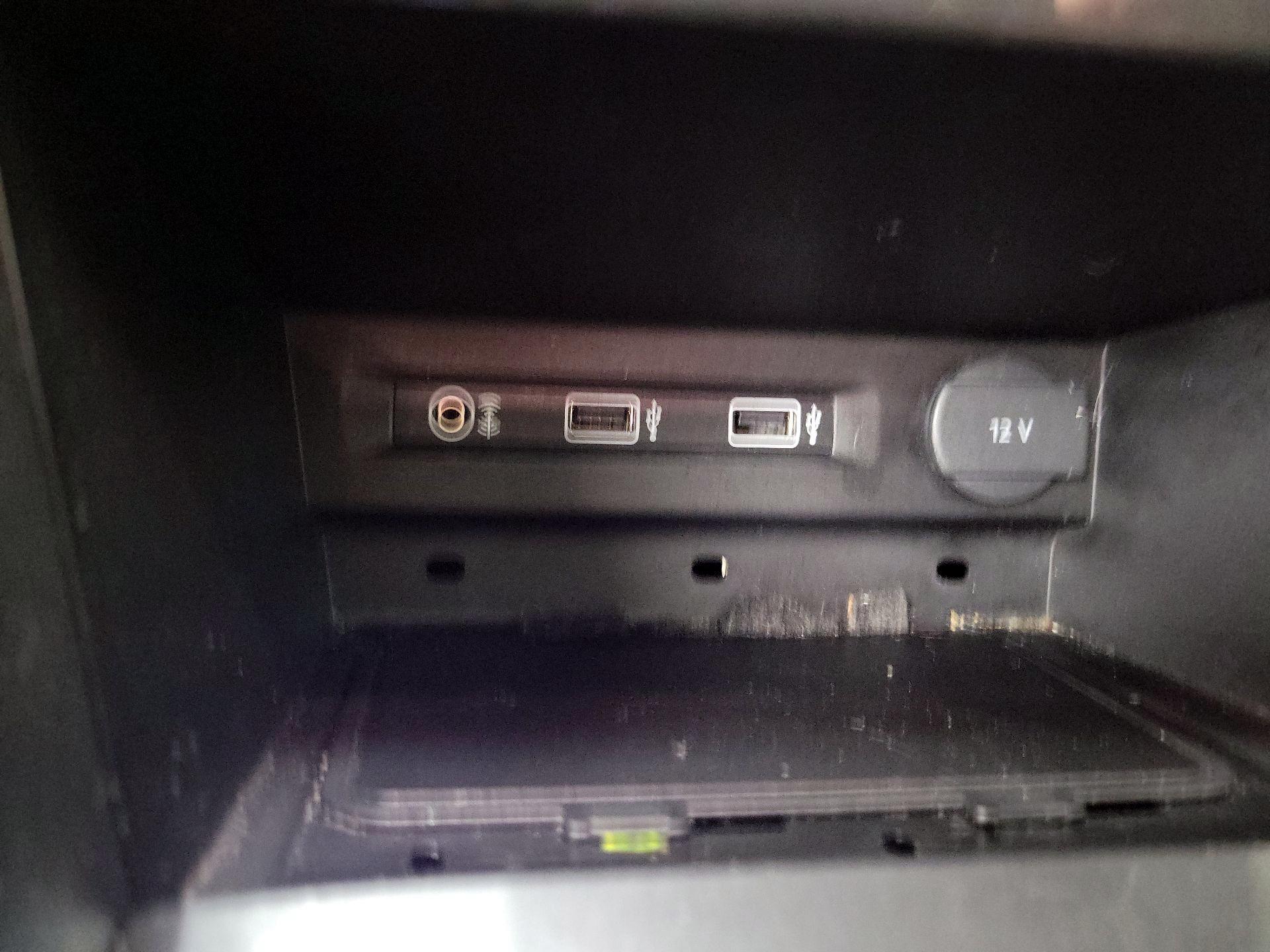 Thumbnail: 2018 Volkswagen Tiguan - 18