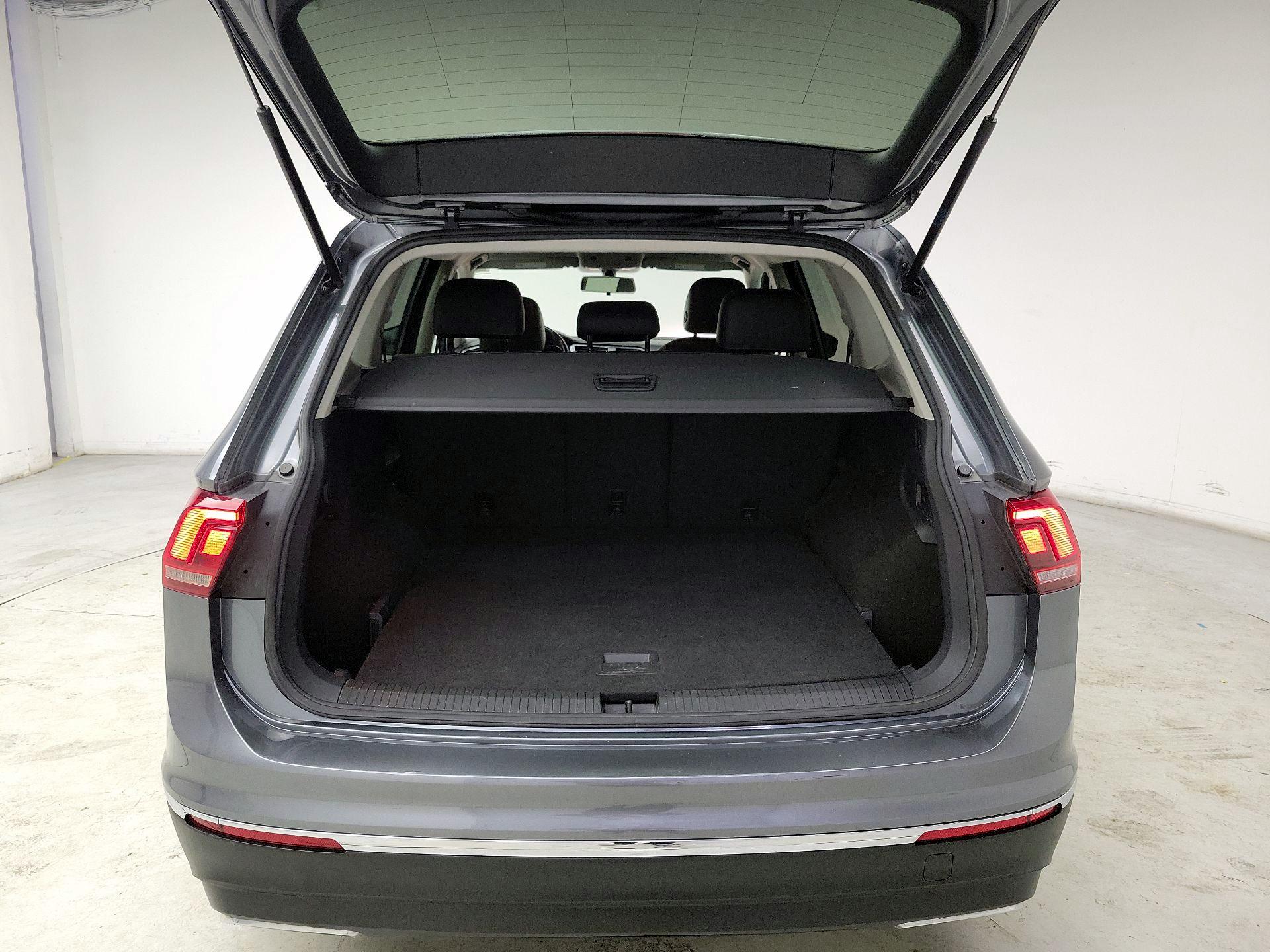 Thumbnail: 2018 Volkswagen Tiguan - 20