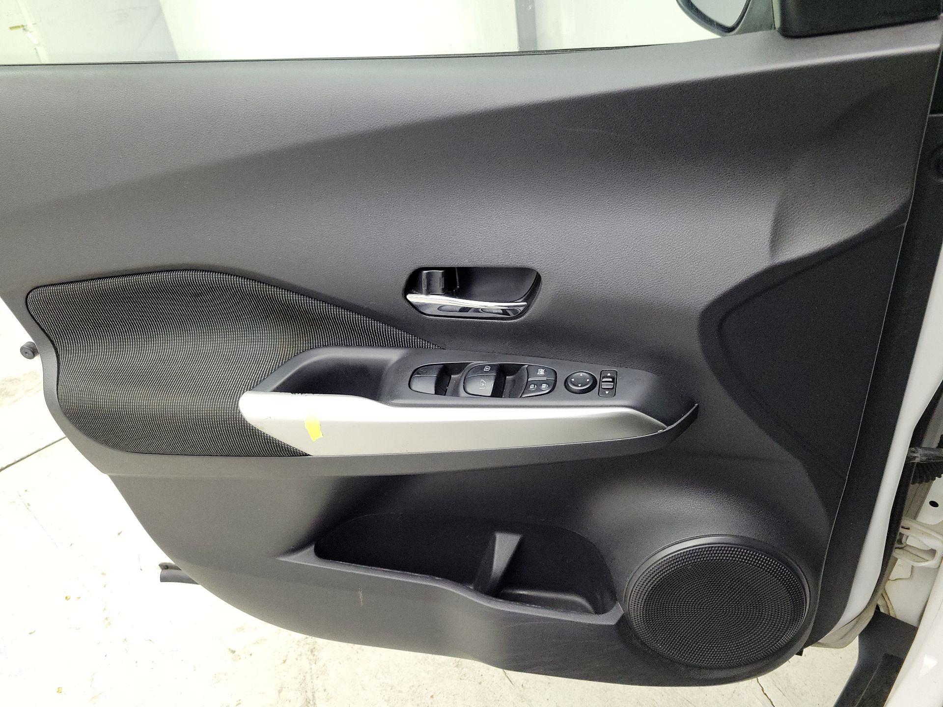 Thumbnail: 2019 Nissan Kicks - 12