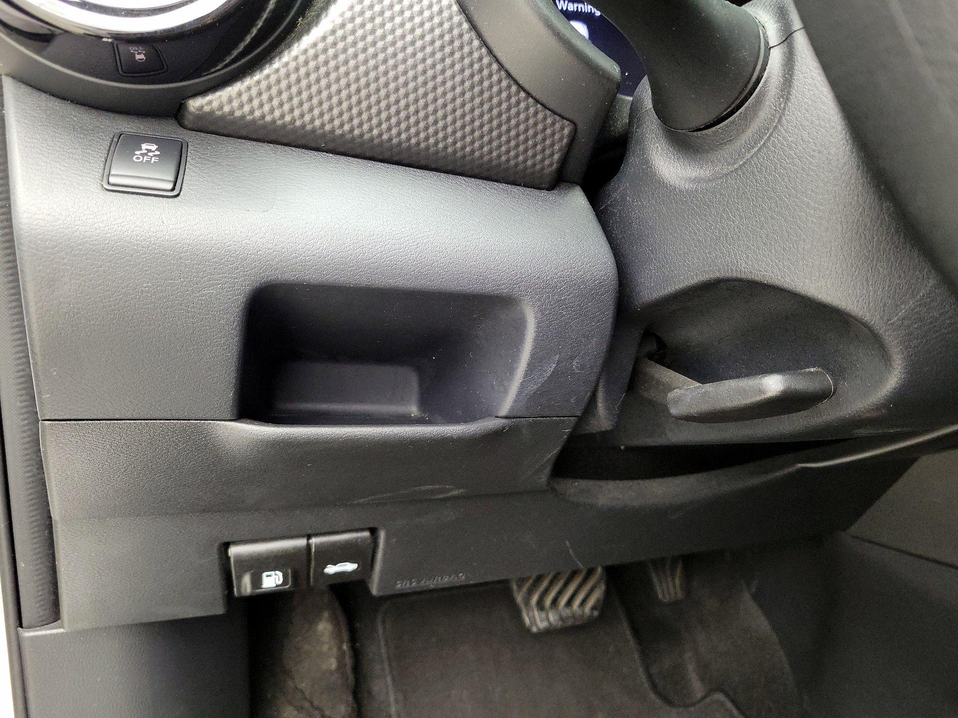 Thumbnail: 2019 Nissan Kicks - 13