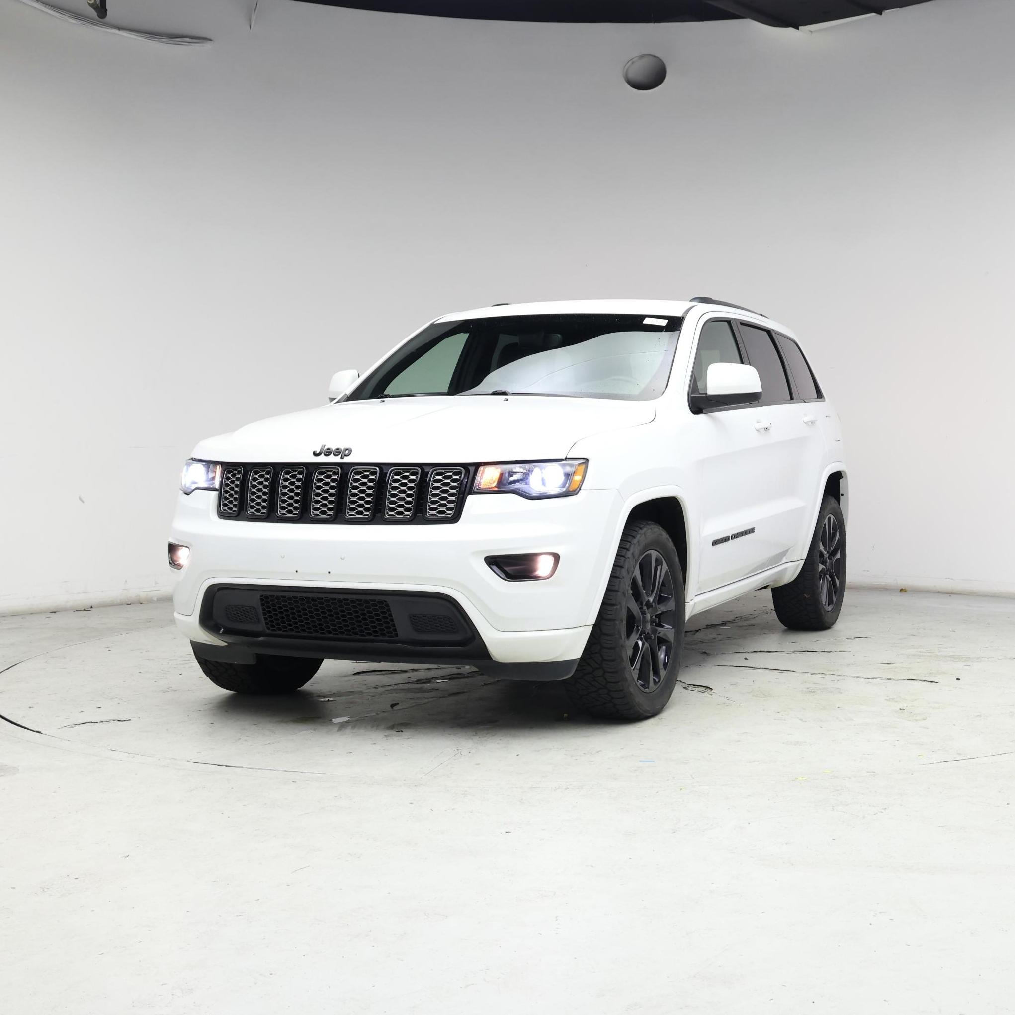 Thumbnail: 2018 Jeep Grand Cherokee - 4