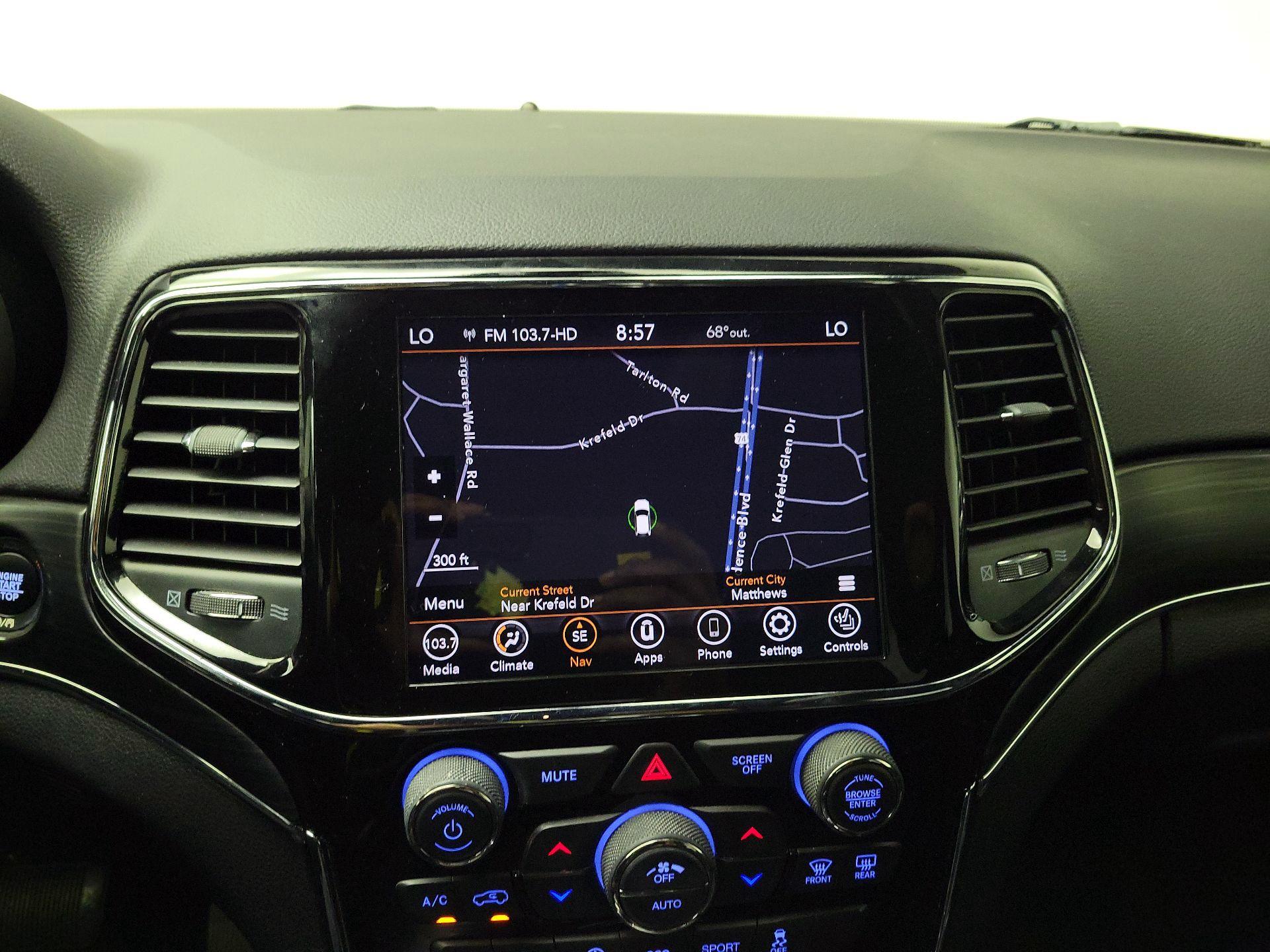 Thumbnail: 2020 Jeep Grand Cherokee - 14