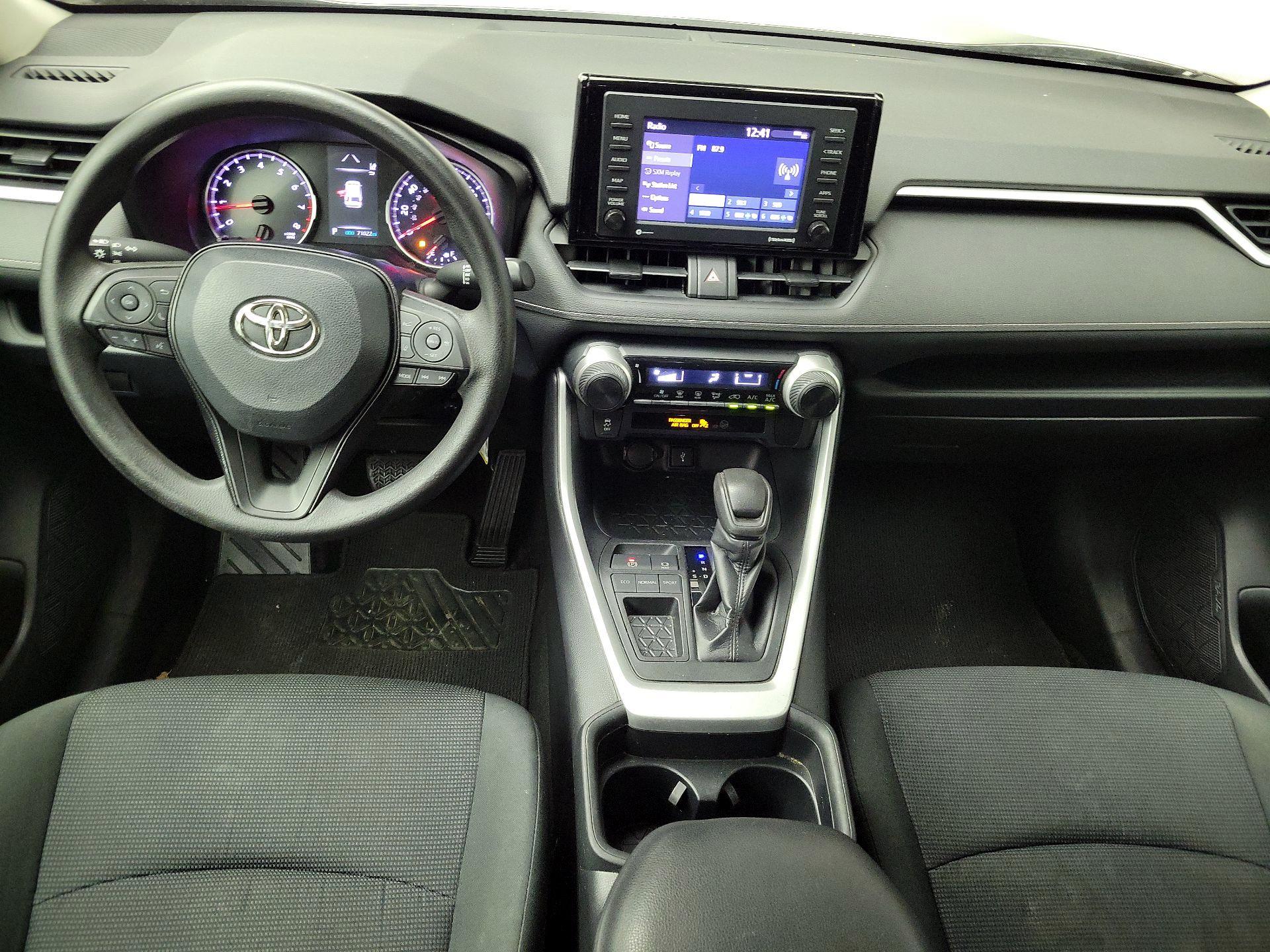 Thumbnail: 2020 Toyota RAV4 - 9